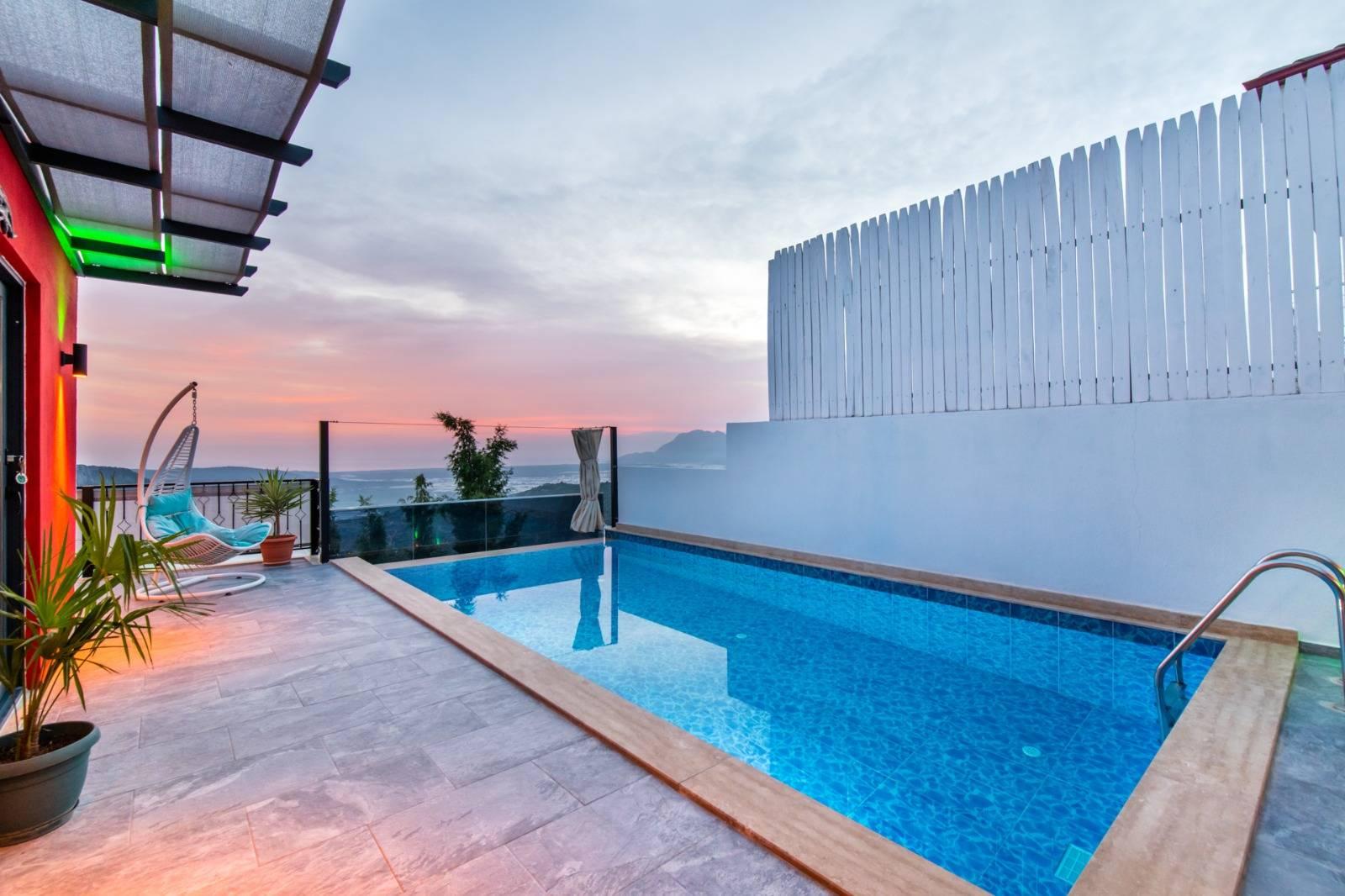 Kalkan Üzümlü'de Nezih Konumda, Özel Havuzlu, Balayı Villası-30407