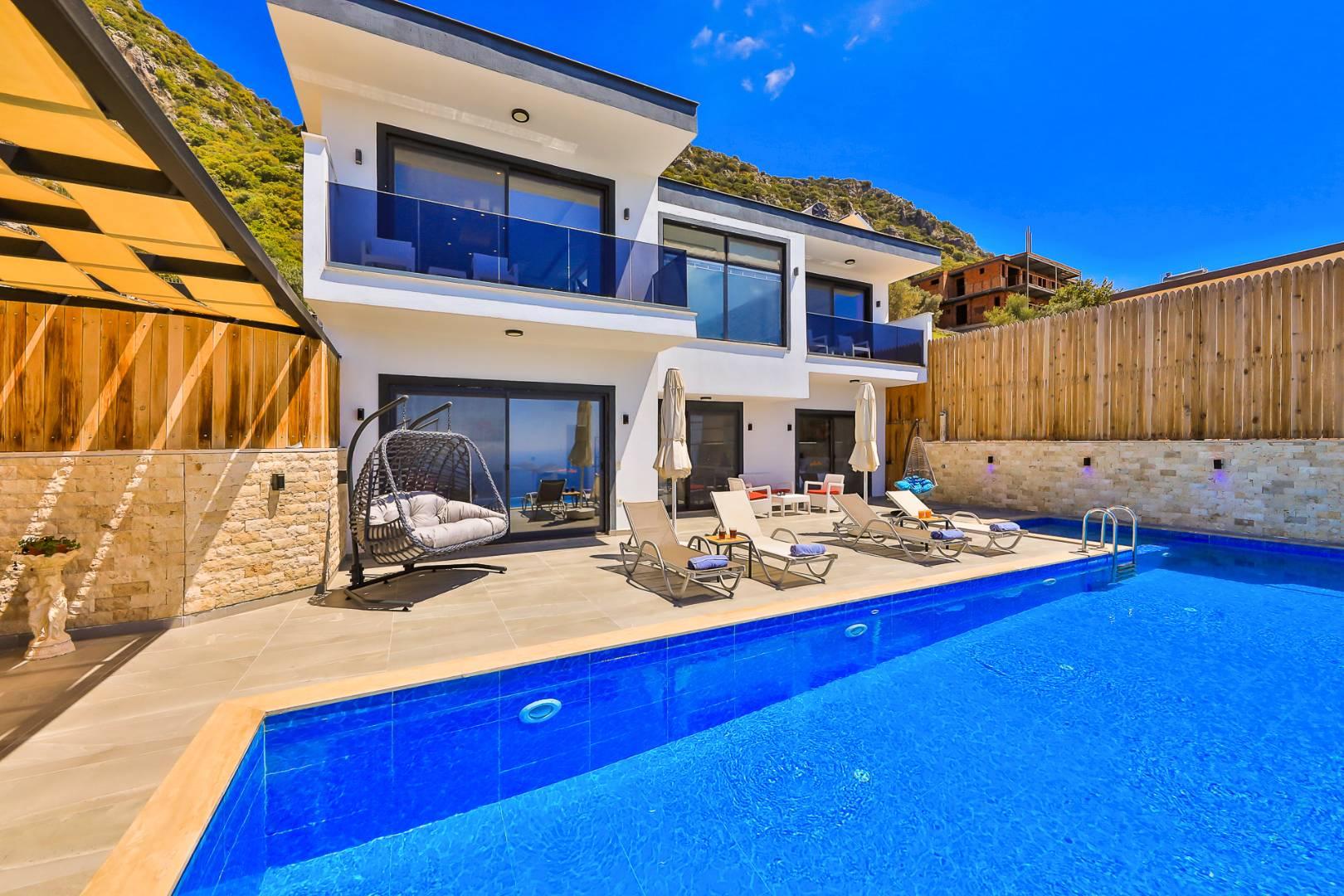 Kaş Bezirgan'da Enfes Deniz Manzaralı, Özel Havuzlu, Lüks Villa-43386