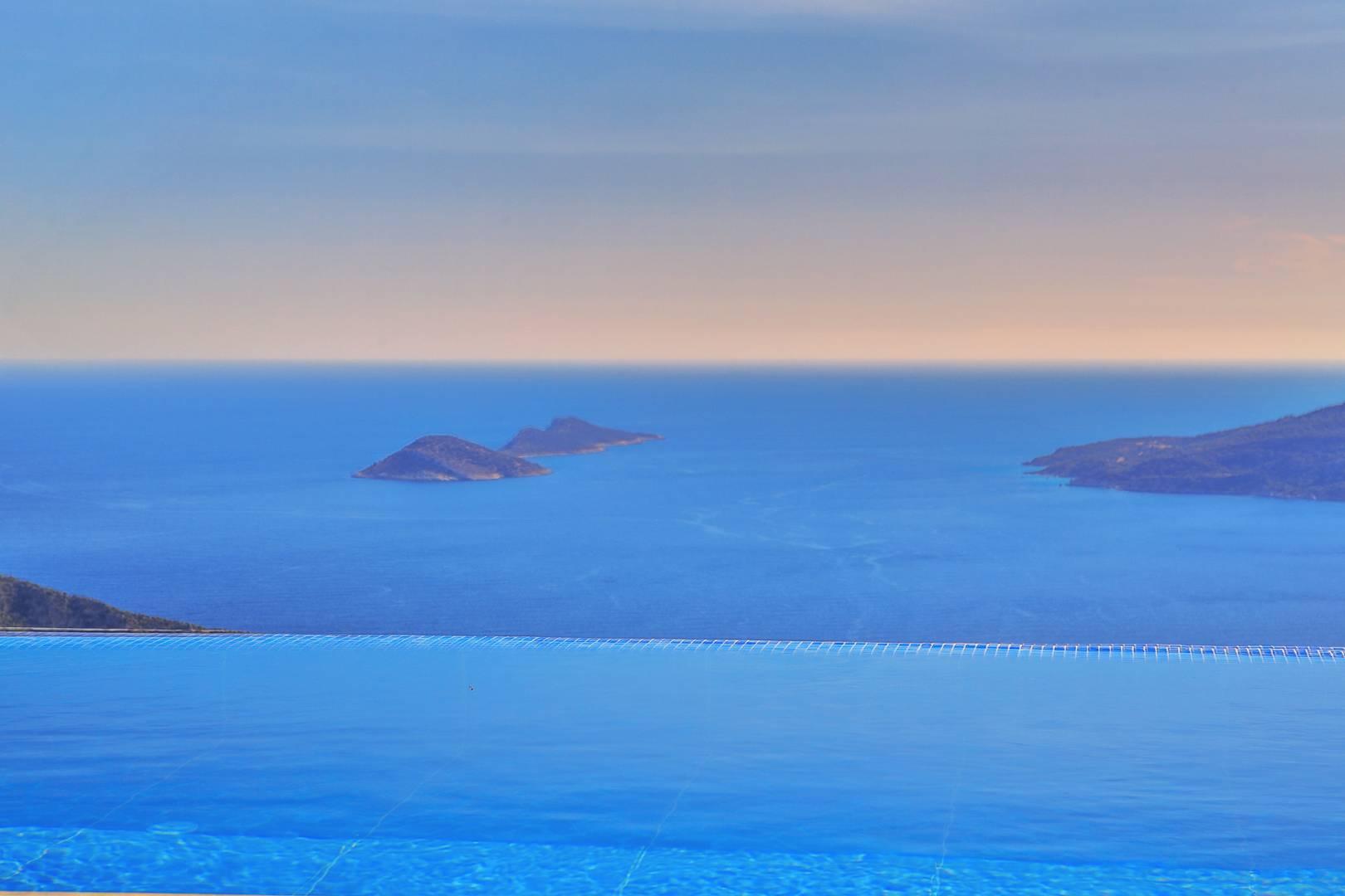 Kaş Bezirgan'da Enfes Deniz Manzaralı, Özel Havuzlu, Lüks Villa-43386