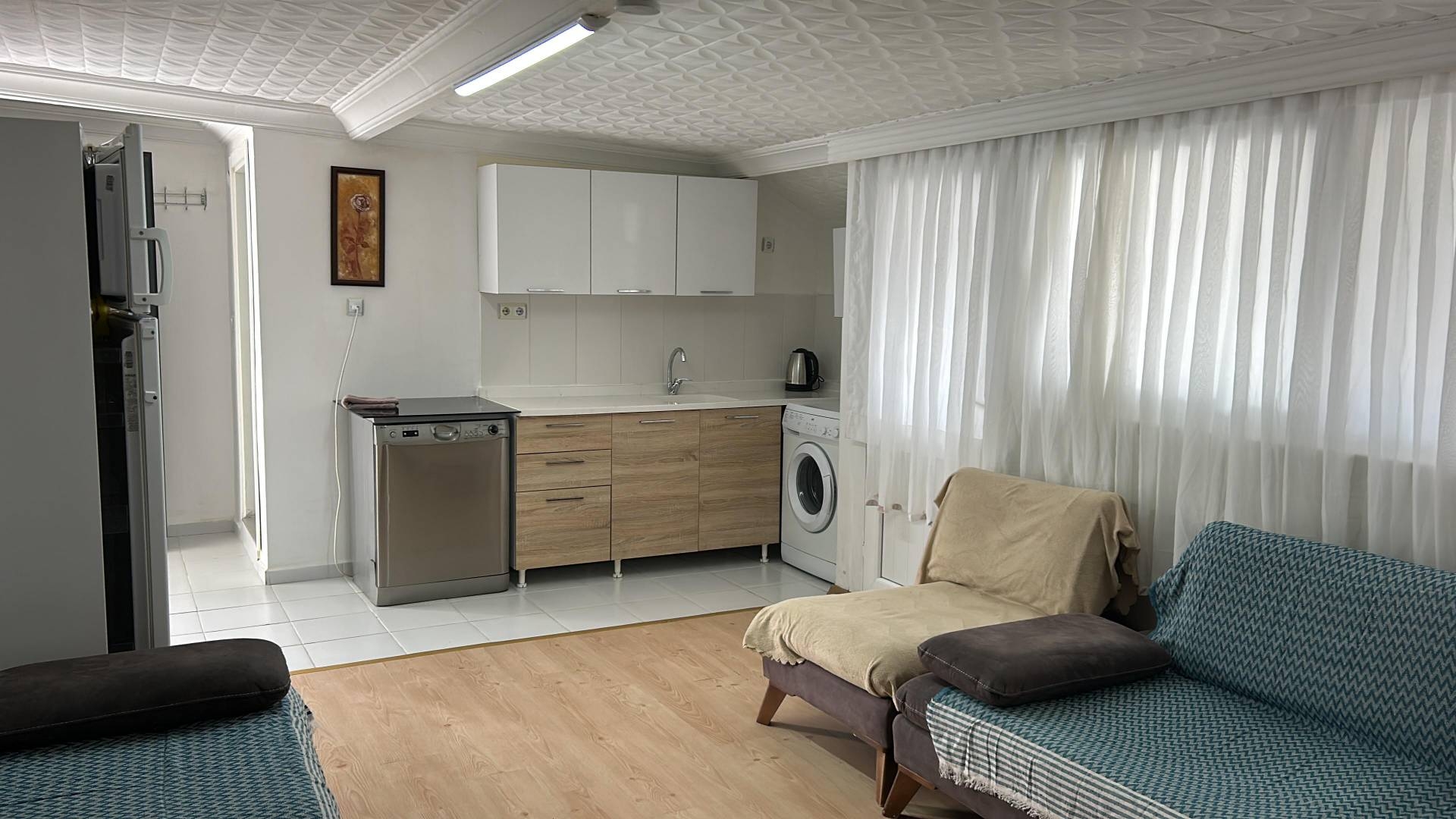 Didim Altınkum'da Merkezi Konumda, 4 Kişilik, 2+1 Suit
