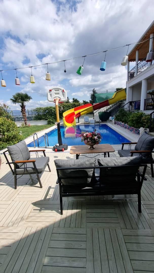 Bursa Gemlik'te Göz Alıcı Manzaralı, Özel Havuzlu, Olanaklı Villa-44012
