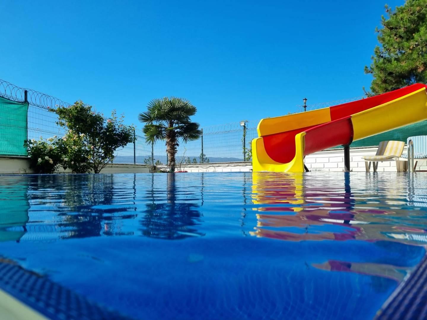 Bursa Gemlik'te Göz Alıcı Manzaralı, Özel Havuzlu, Olanaklı Villa-44012