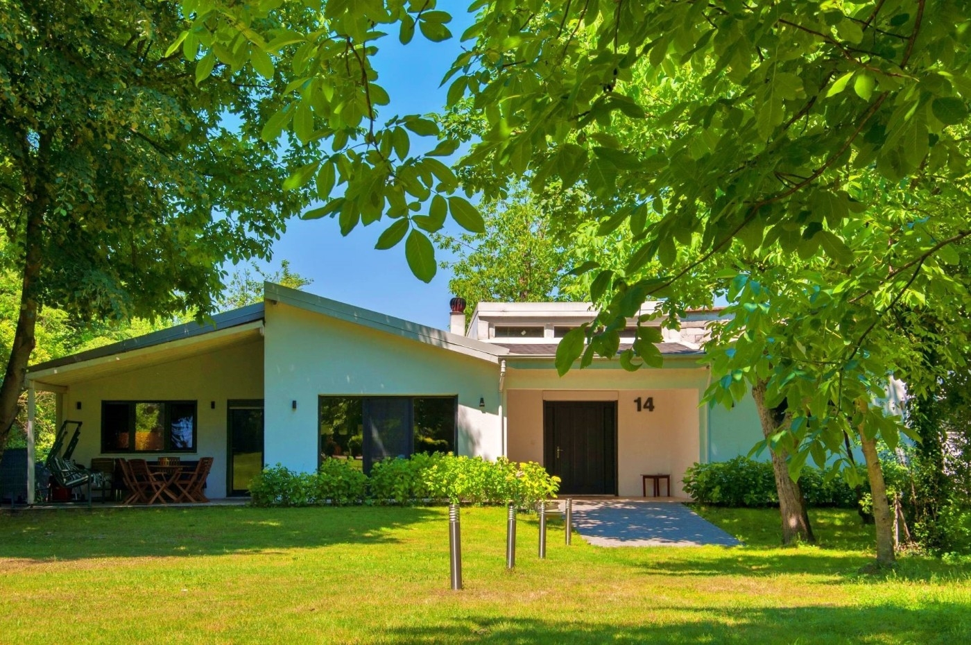 Sapanca Kırkpınar'da Dağ Manzaralı, Ortak Havuzlu, Şirin Villa