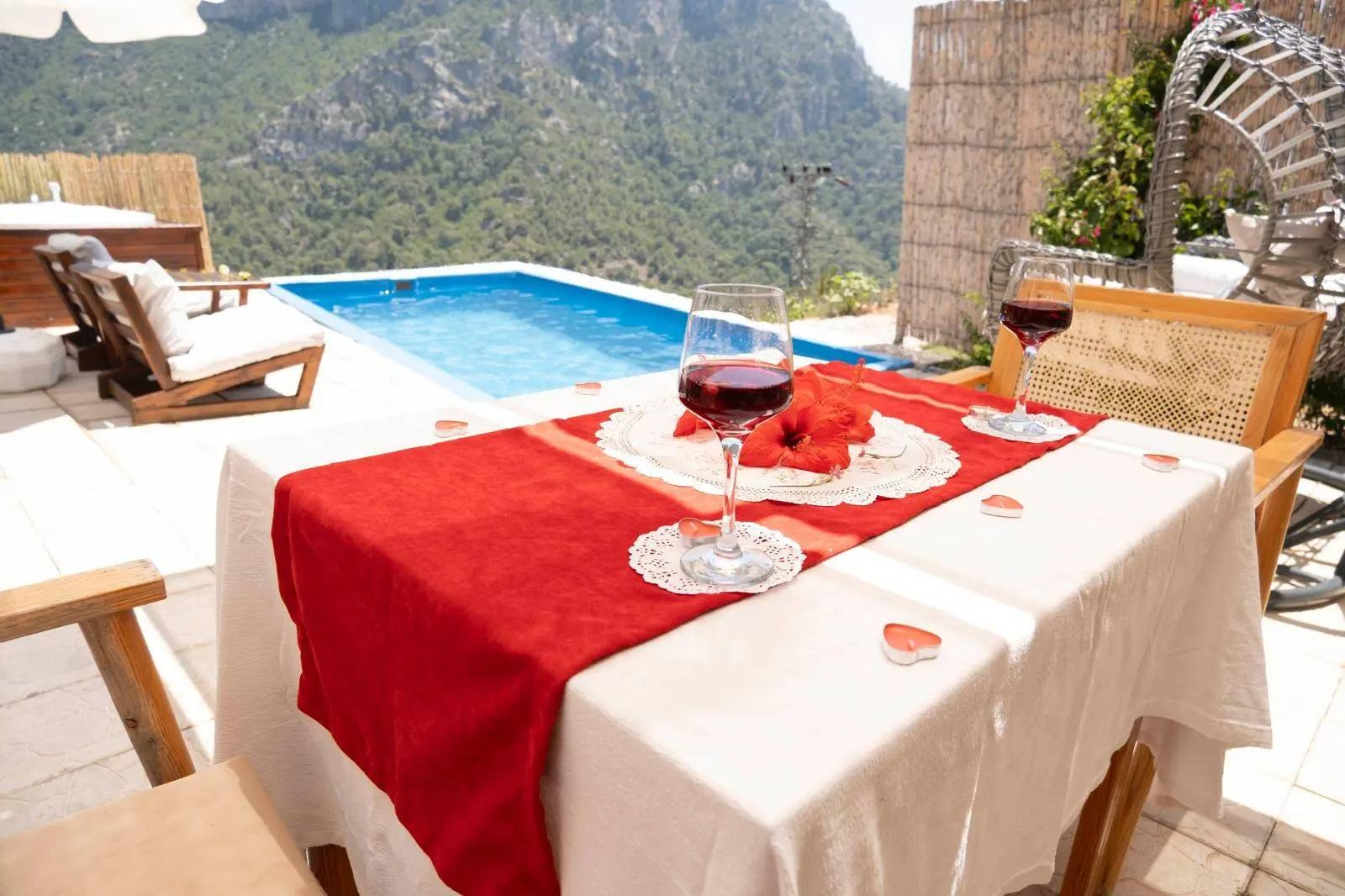 Fethiye Faralya'da Doğa İçerisinde, Özel Havuzlu, Konforlu Glamping