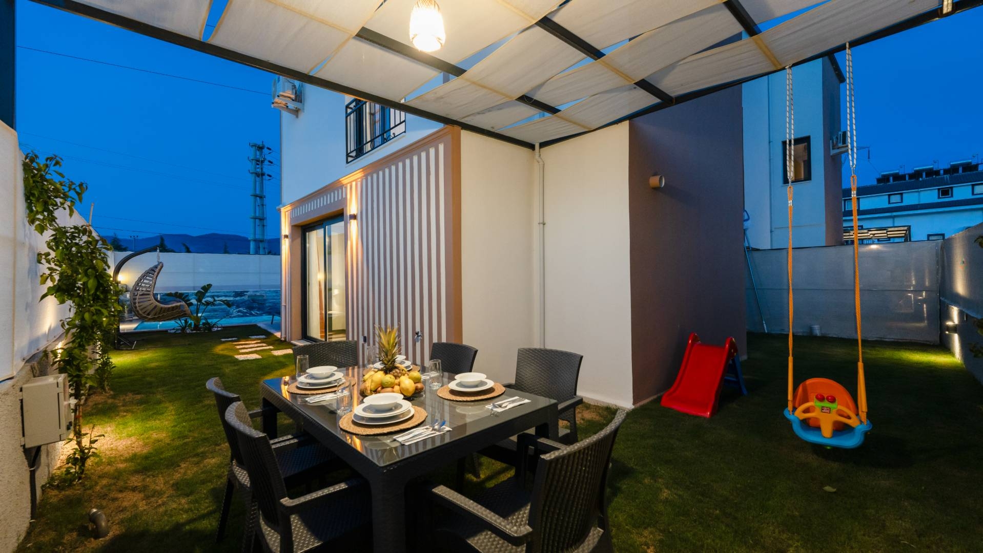 Fethiye Karaçulha'da Yemyeşil Doğada, Özel Havuzlu, Şık Villa