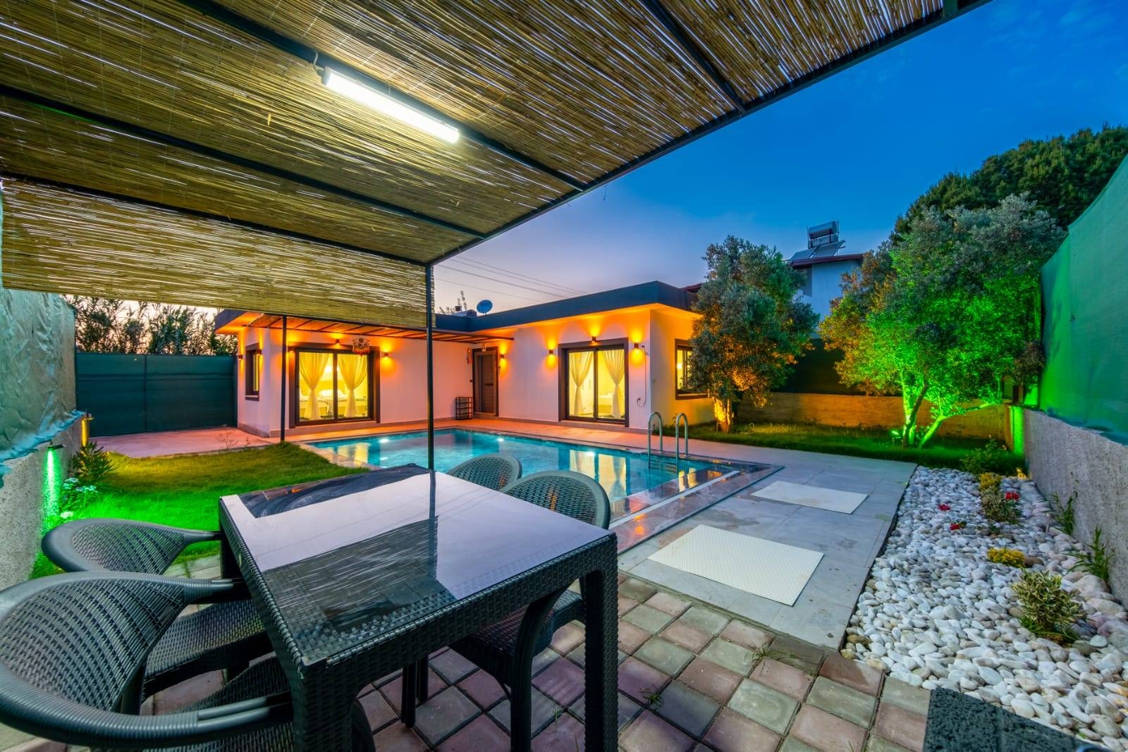 Fethiye Karagedik'te Çekirdek Ailelere Uygun, Özel Havuzlu, Şık Villa