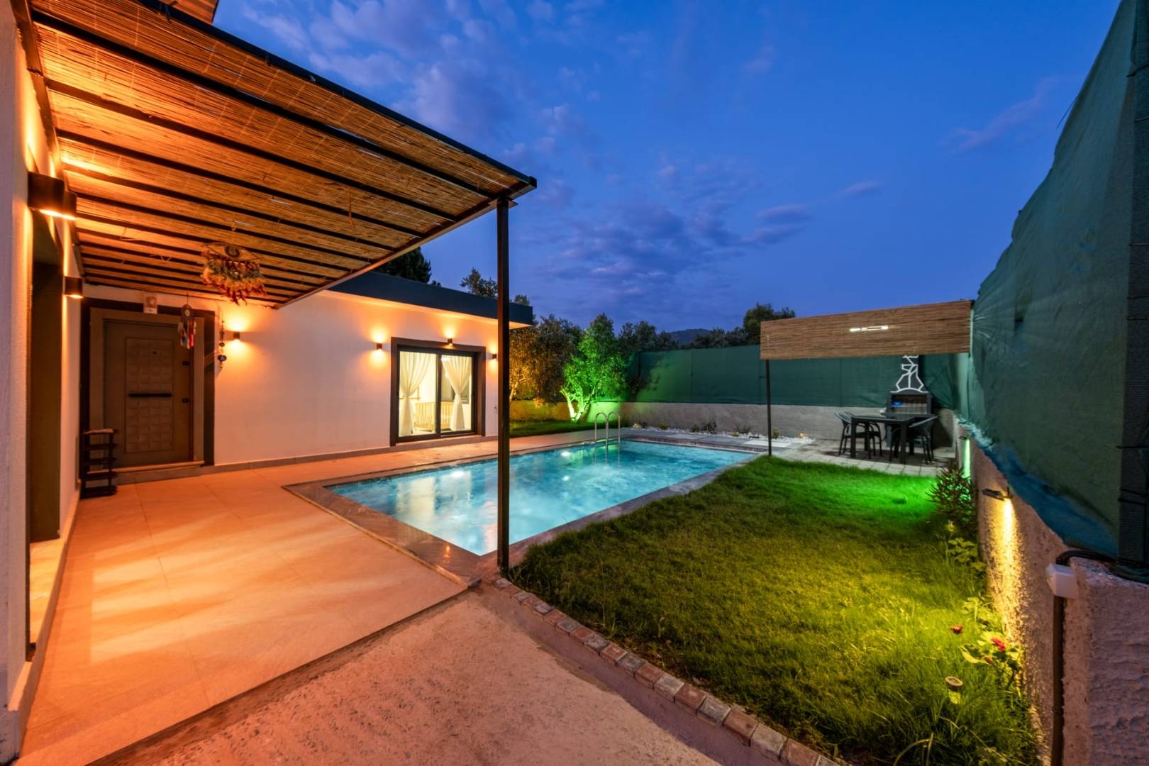 Fethiye Karagedik'te Çekirdek Ailelere Uygun, Özel Havuzlu, Şık Villa