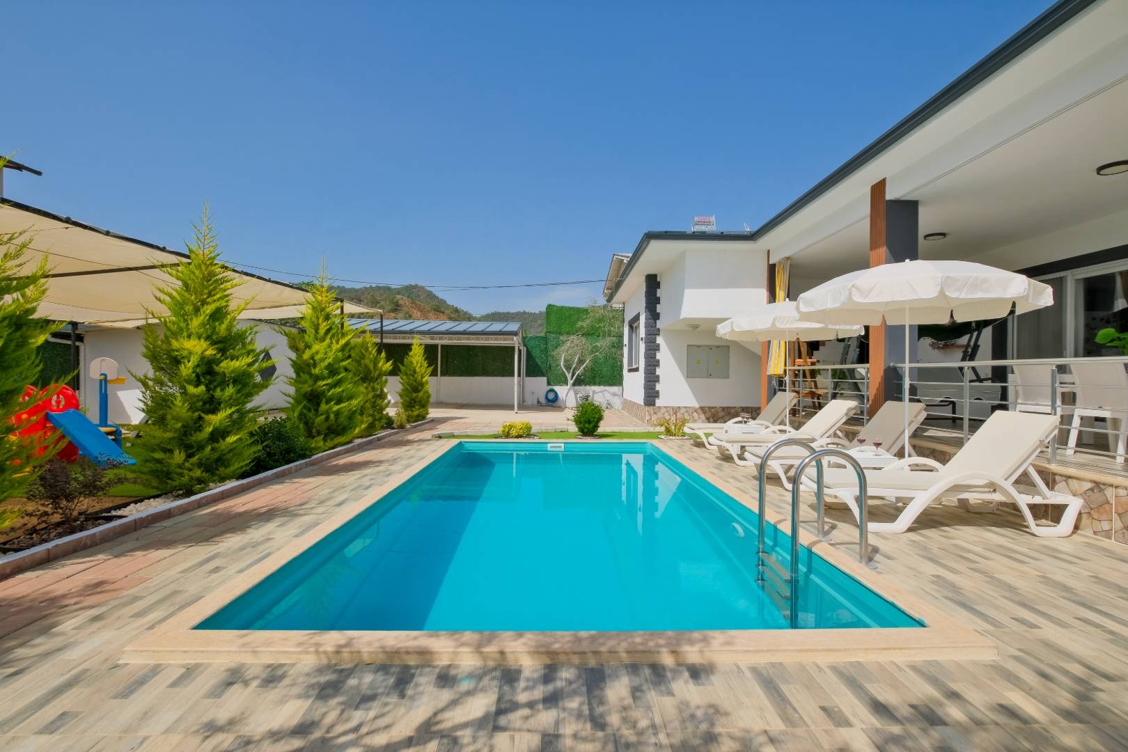 Fethiye Karagedik'te Huzurlu Konumda, Özel Havuzlu, Kiralık Villa