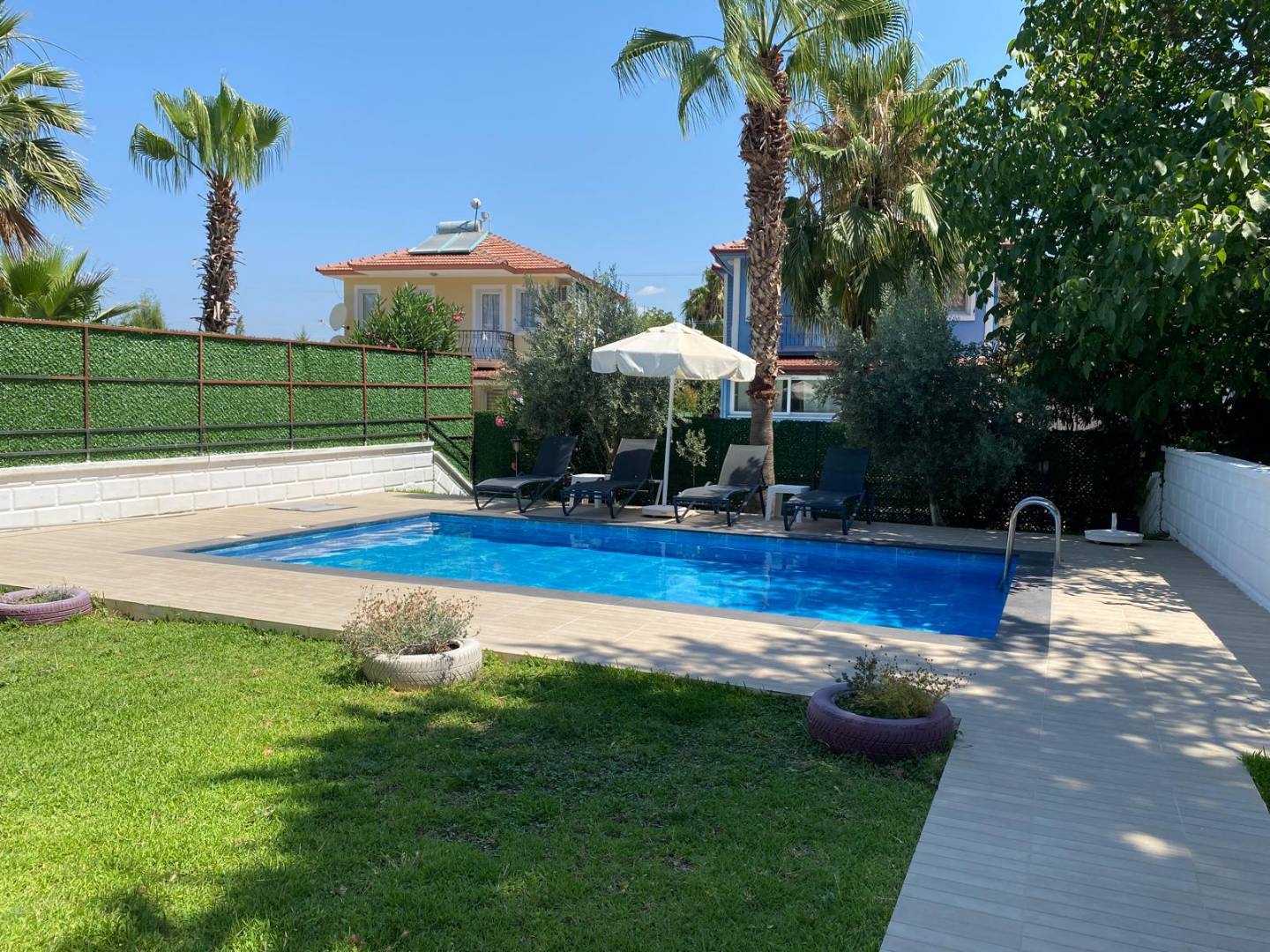 Fethiye Ölüdeniz'de Geniş Verandalı, Özel Havuzlu, Konforlu Villa