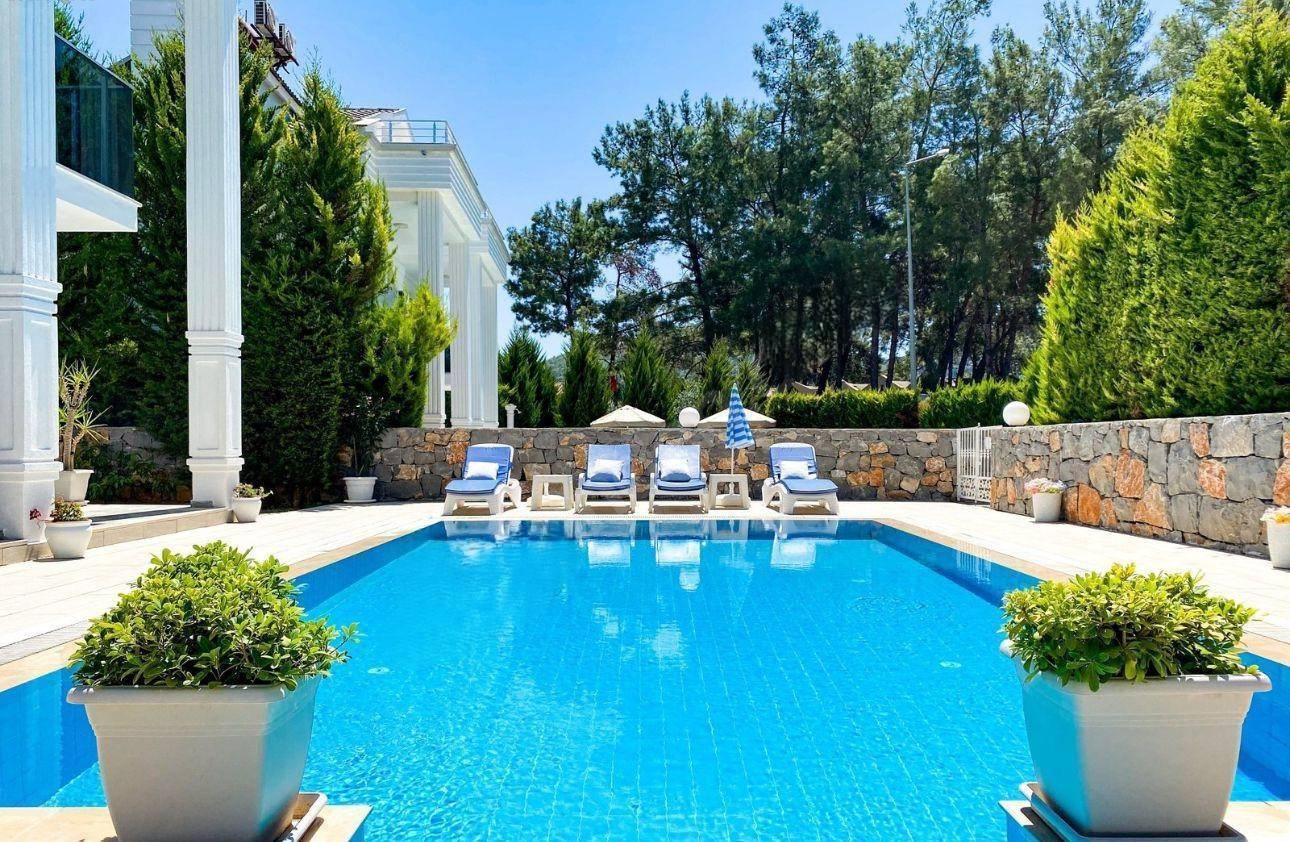 Fethiye Ölüdeniz'de Merkezi Konumda, Özel Havuzlu, Bahçeli Villa-43910