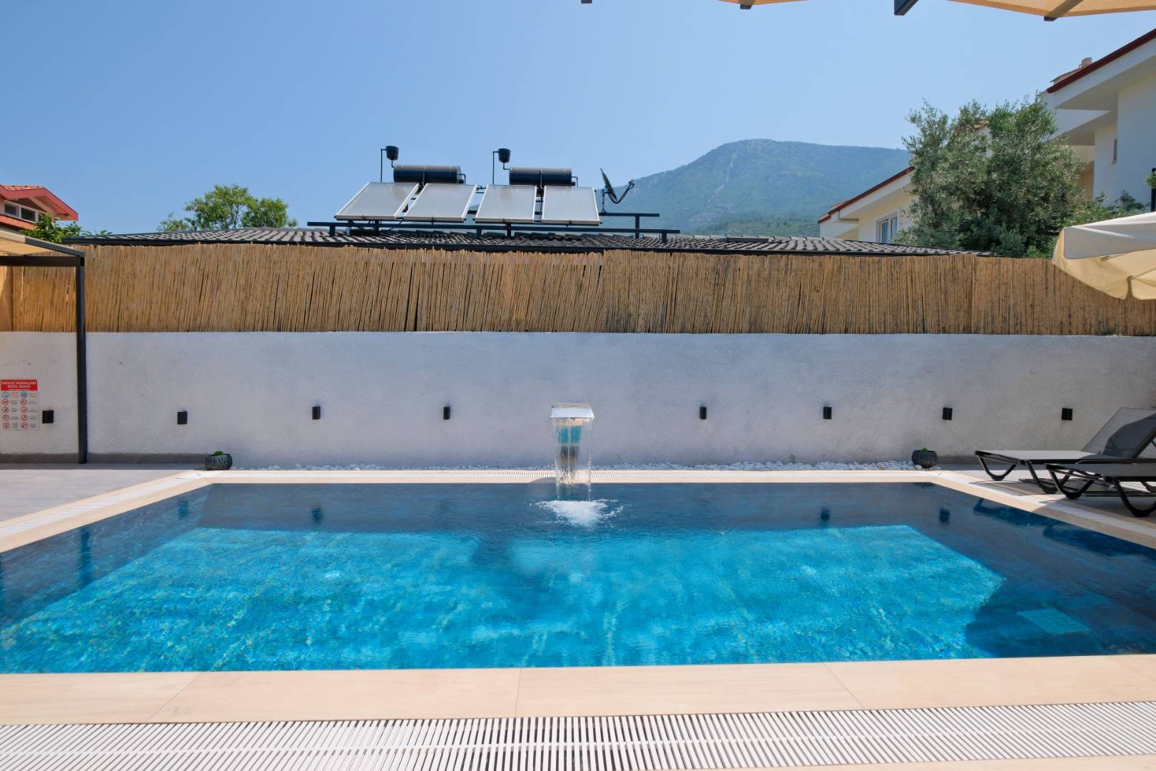 Fethiye Ölüdeniz'de Merkezi Konumda, Özel Havuzlu, Modern Villa