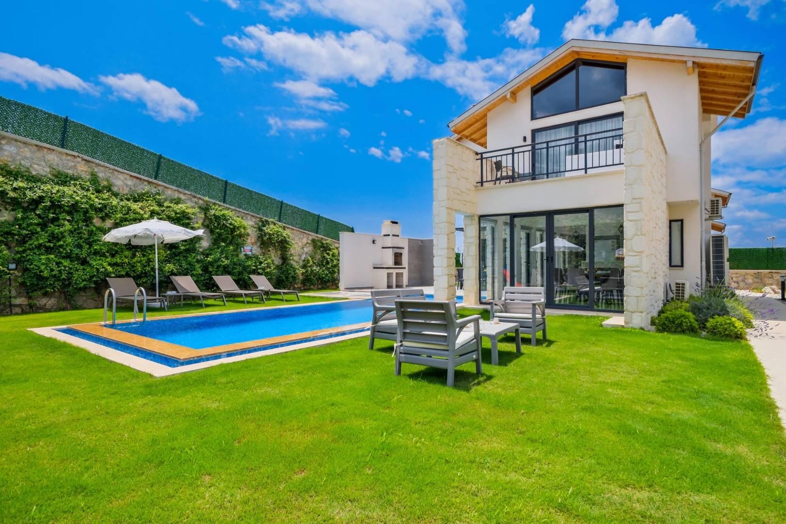 Fethiye Ölüdeniz'de Nezih Konumda, Özel Havuzlu, Jakuzili Villa-43577