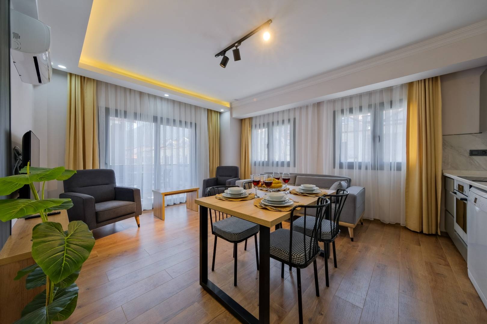 Fethiye Taşyaka'da Merkeze Yakın, 4 Kişilik, Konforlu Suit