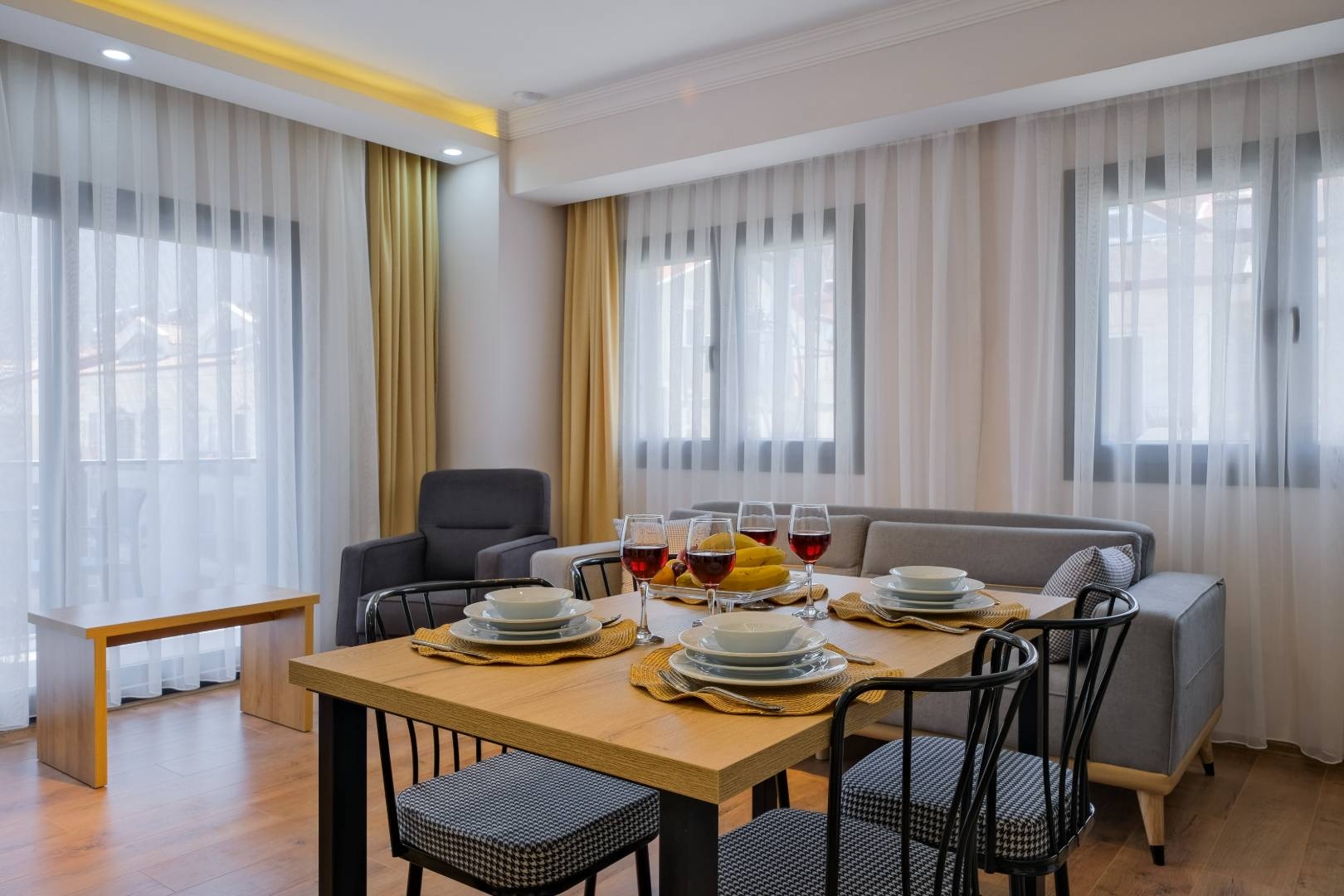 Fethiye Taşyaka'da Merkeze Yakın, 4 Kişilik, Konforlu Suit