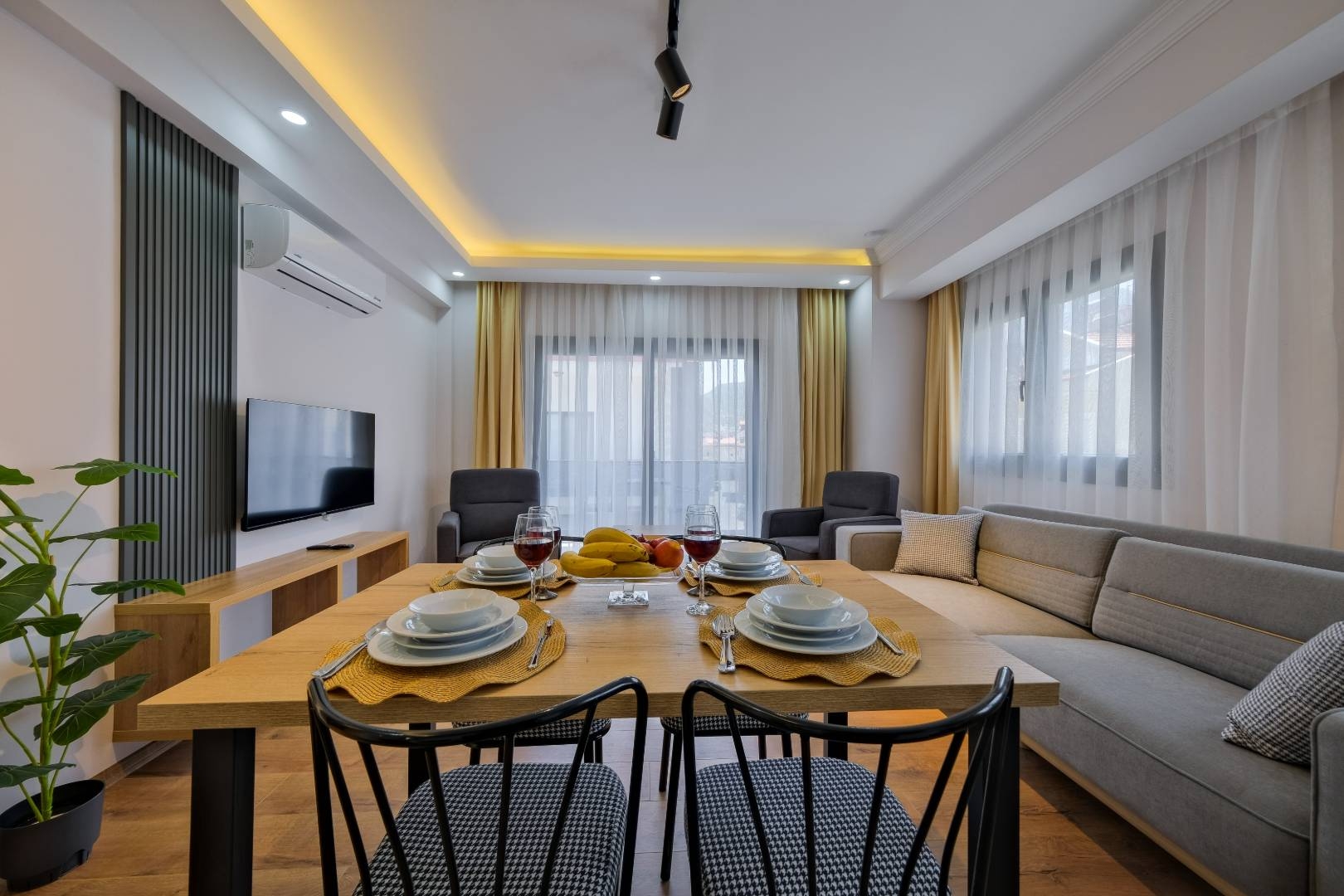 Fethiye Taşyaka'da Merkeze Yakın, 4 Kişilik, Konforlu Suit