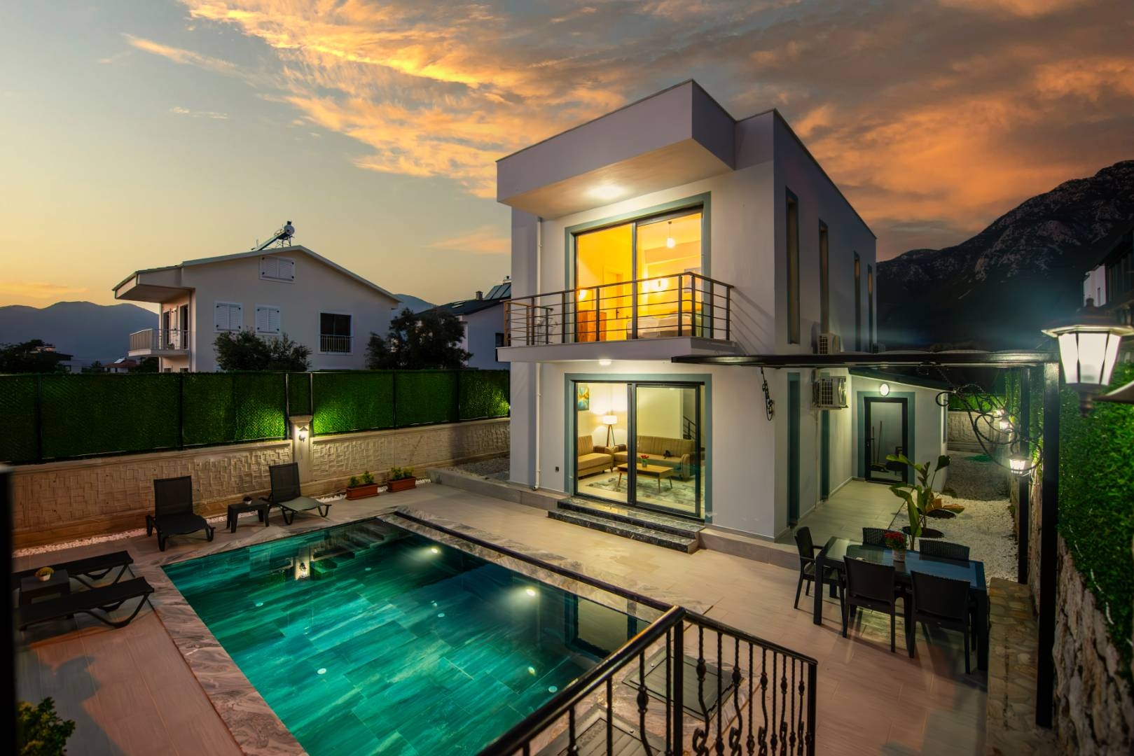 Fethiye Yeşilüzümlü'de Doğa İçerisinde, Özel Havuzlu, Modern Villa