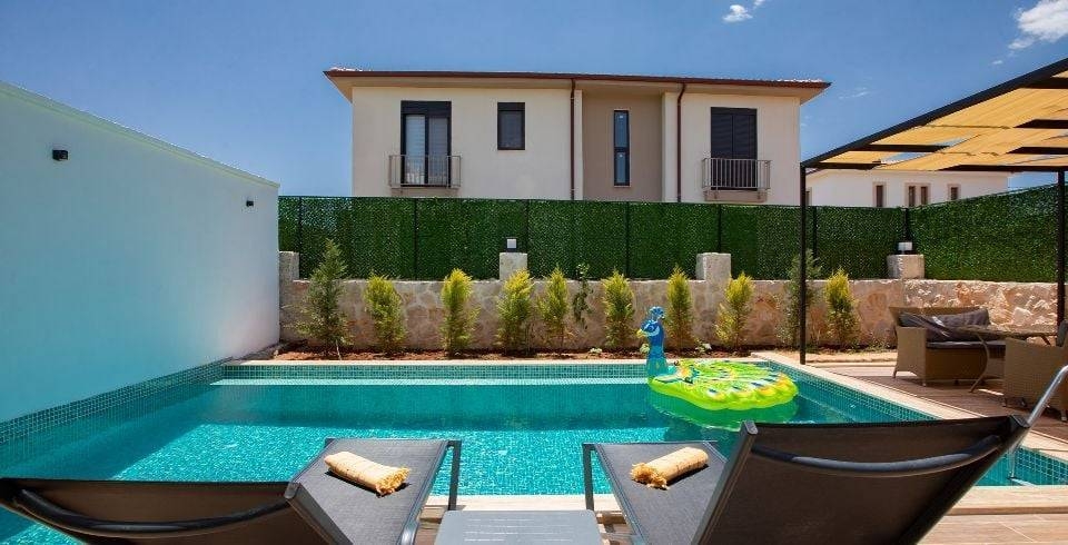 Kaş Andifli'de Elverişli Konumda, Özel Havuzlu, 4 Kişilik Villa