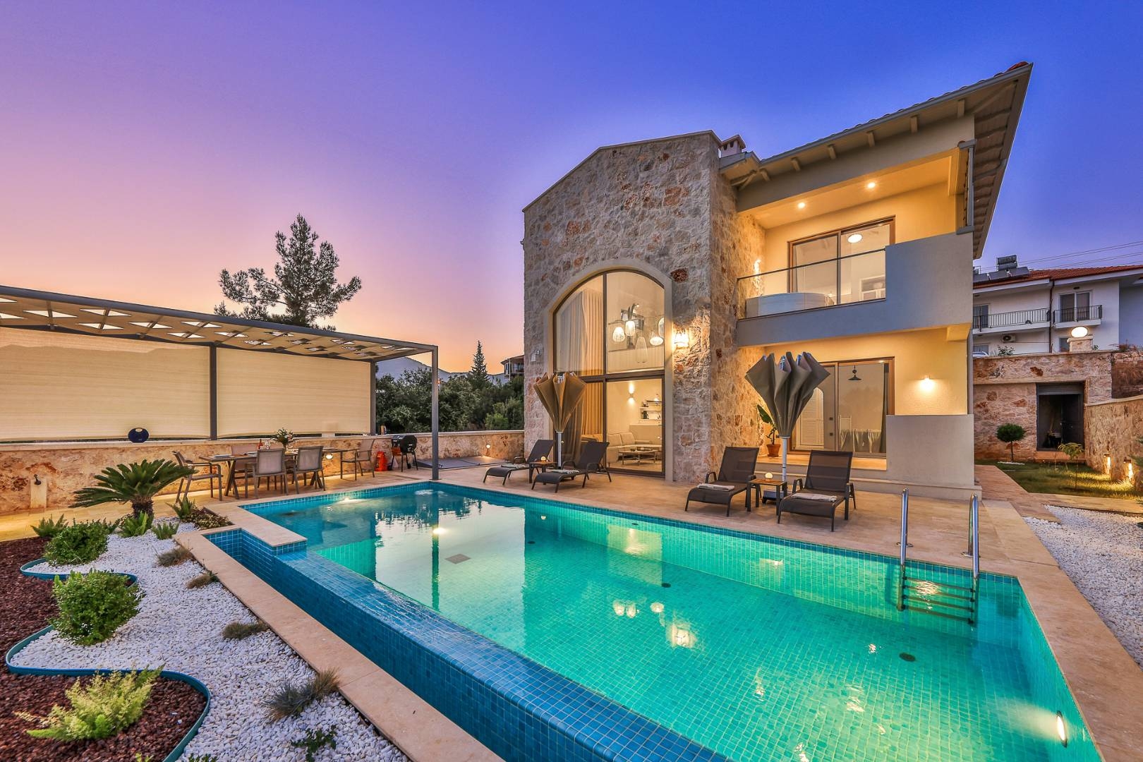 Kaş Andifli'de Otantik Tasarımlı, Özel Havuzlu, Kiralık Villa