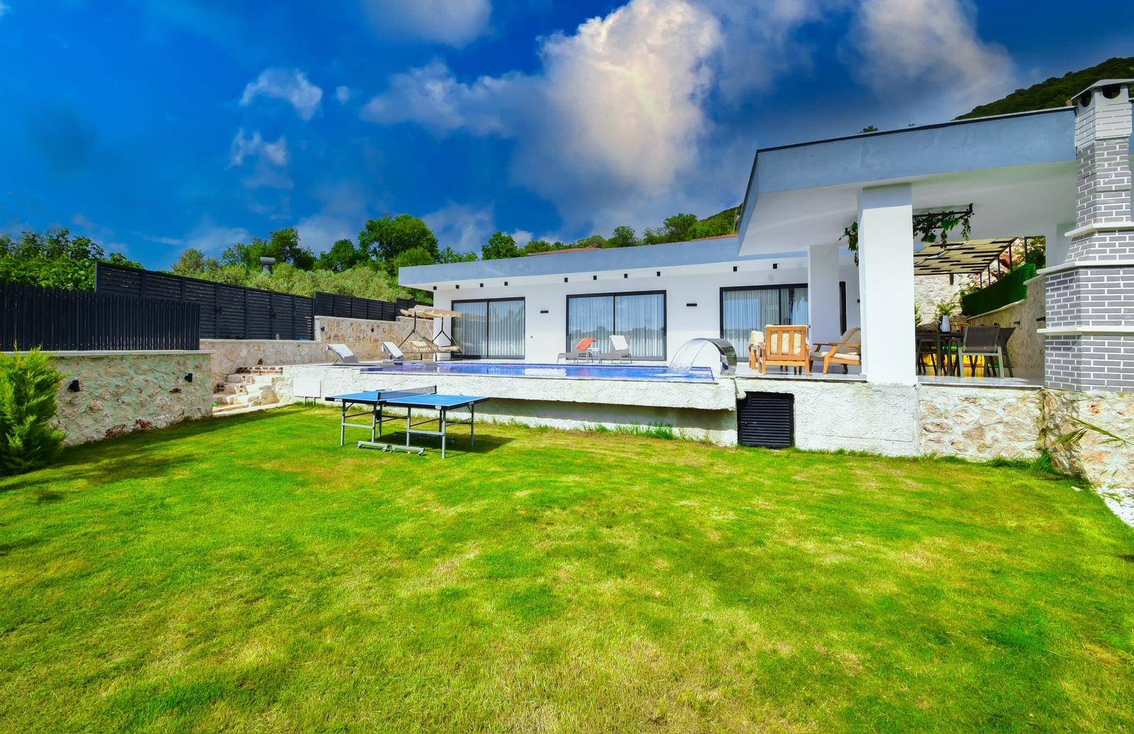 Kaş Belenli'de Çekirdek Ailelere Uygun, Özel Havuzlu, Şık Villa