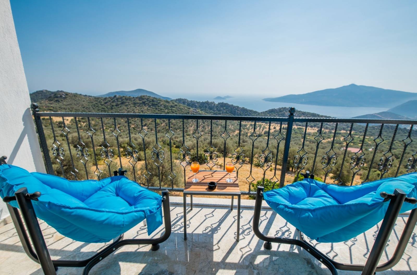 Kaş Bezirgan'da Doğa İçerisinde, Özel Havuzlu, Modern Suit