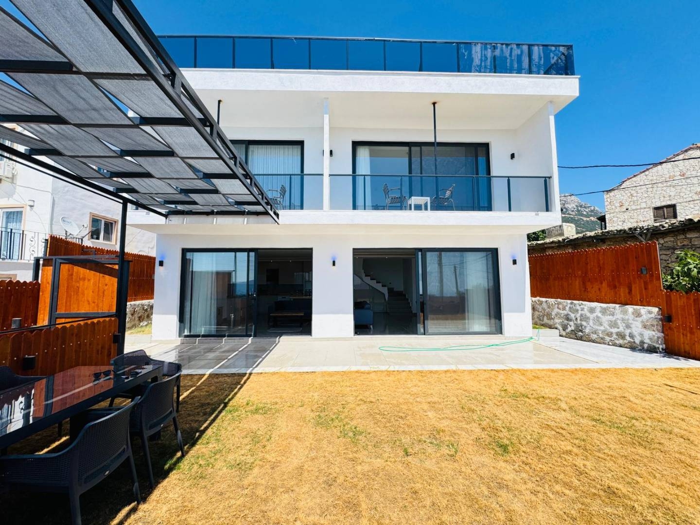 Kaş Bezirgan'da Çekirdek Ailelere Uygun, Özel Havuzlu, Şık Suit