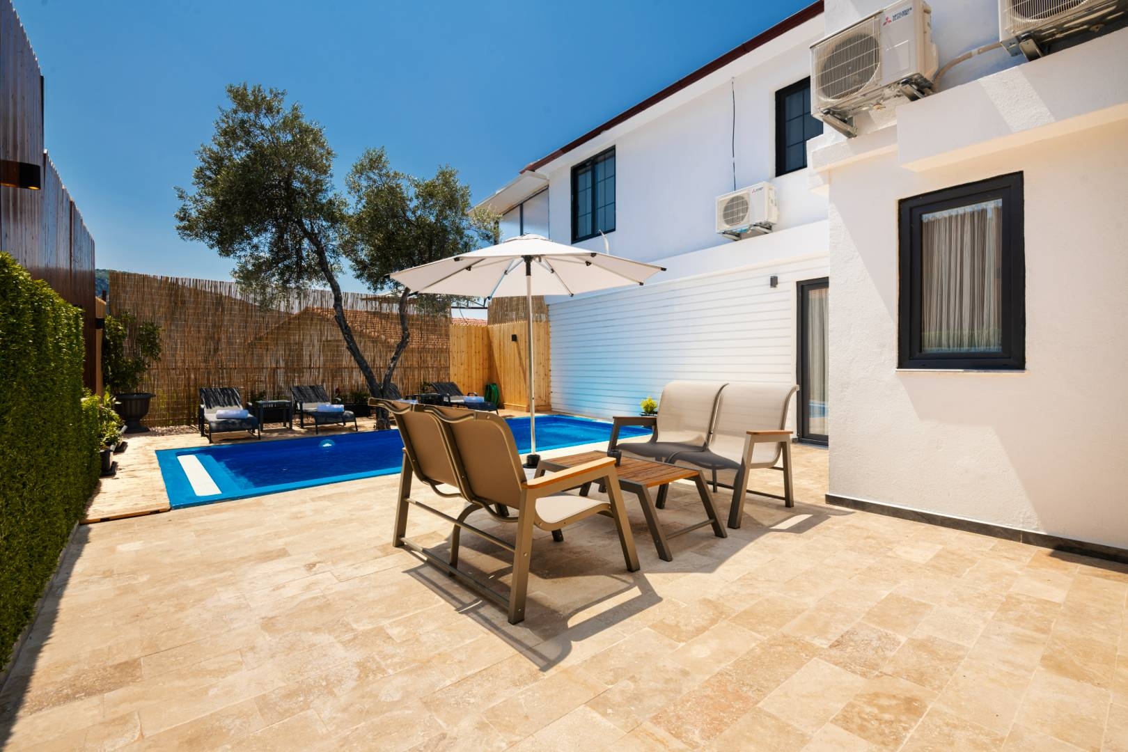 Kaş Bezirgan'da Nezih Konumda, Özel Havuzlu, Jakuzili Villa