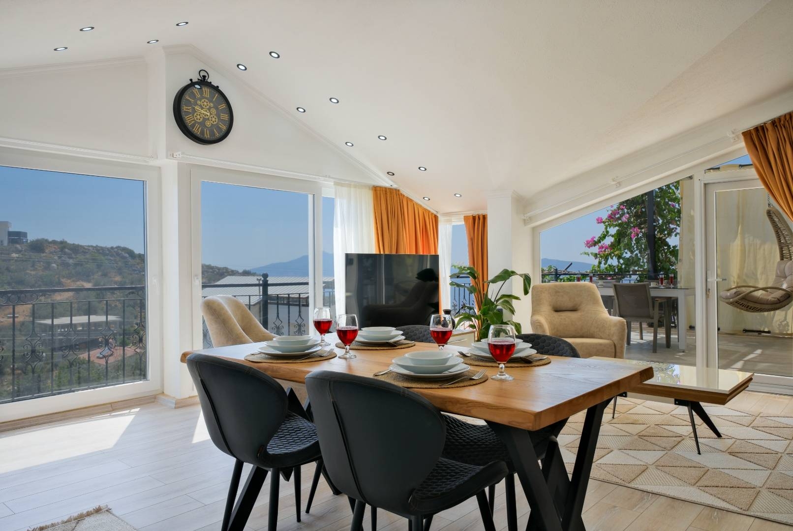 Kaş Bezirgan'da Sakin Konumda, 4 Kişilik, 2+1 Apart