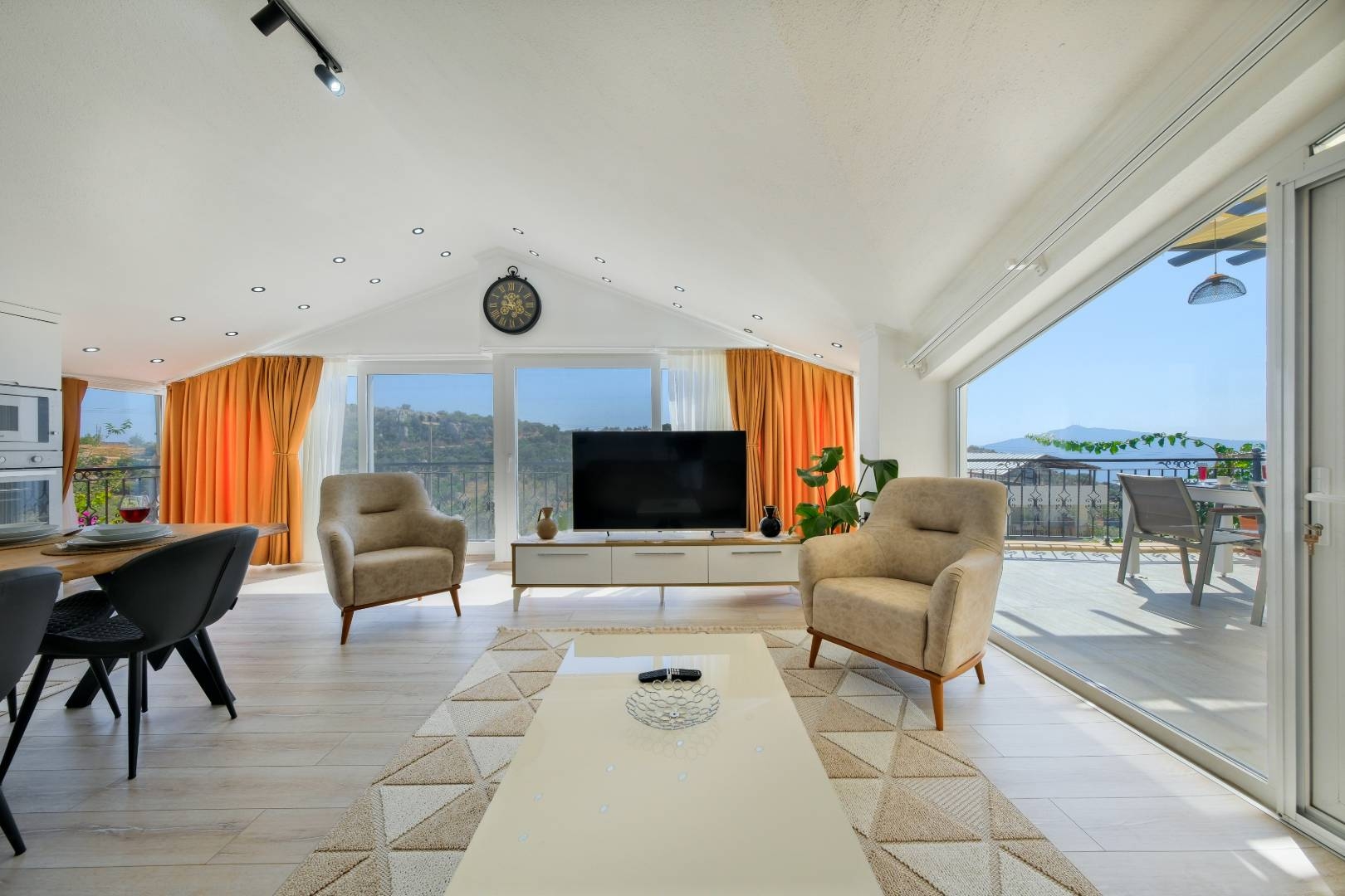 Kaş Bezirgan'da Sakin Konumda, 4 Kişilik, 2+1 Apart