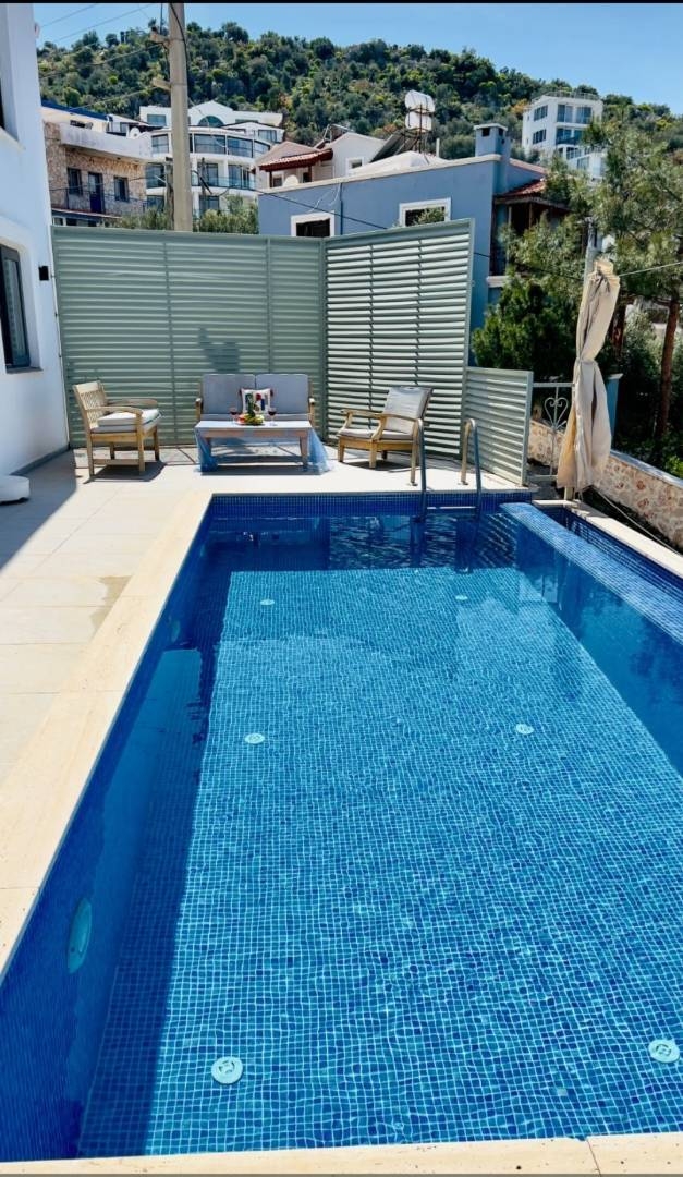 Kaş Çukurca'da Deniz Manzaralı, Özel Havuzlu, Şık Villa