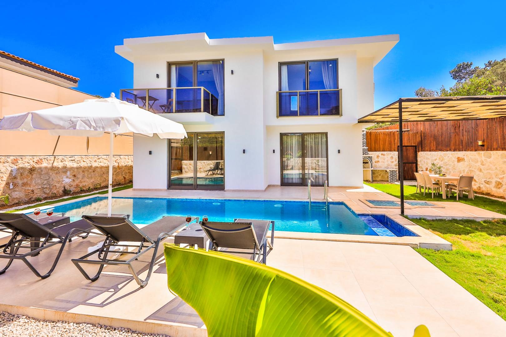 Kaş Gelemiş'te Çekirdek Ailelere Uygun, Özel Havuzlu, 2+1 Villa