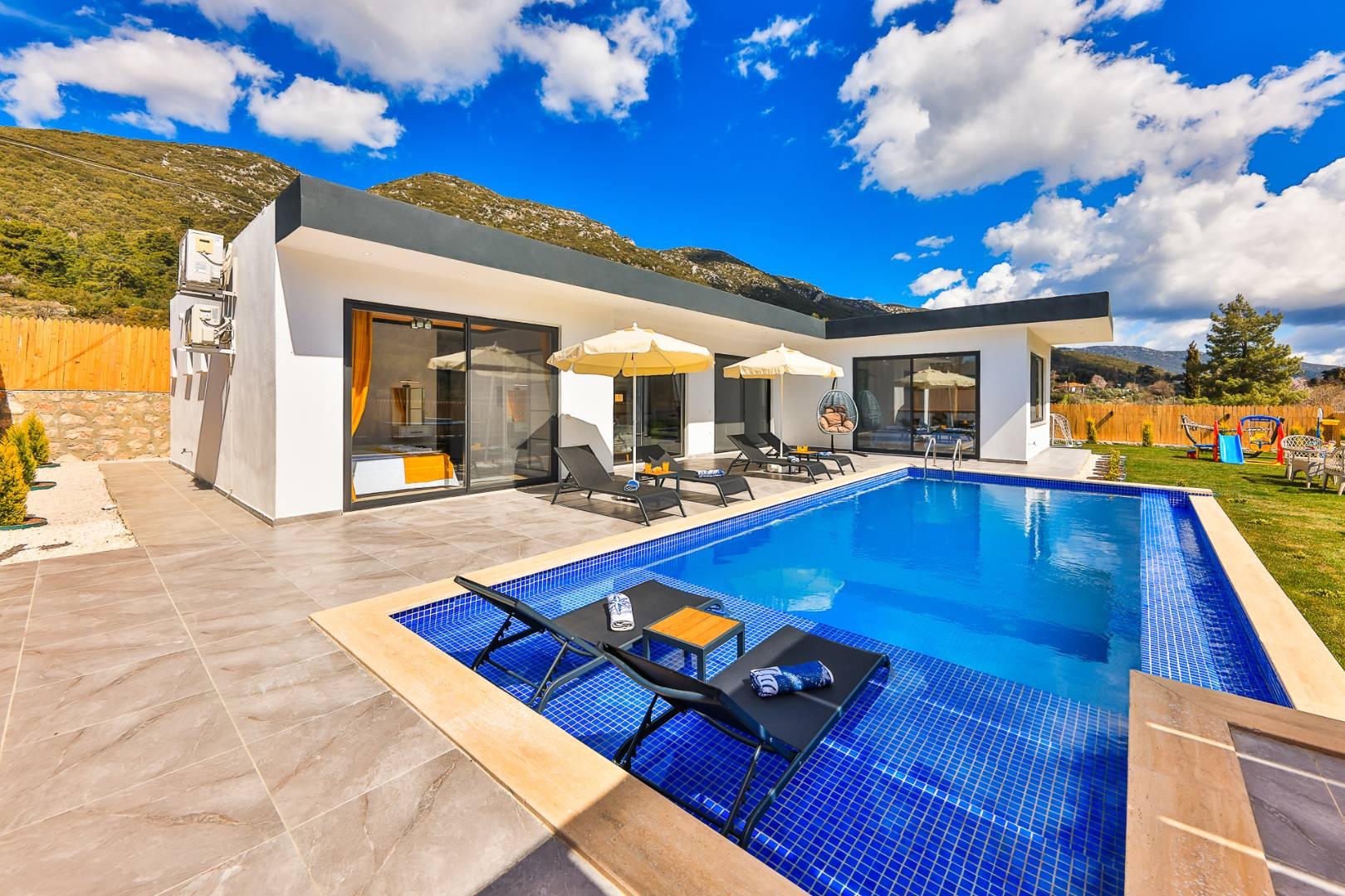 Kaş Hacıoğlan'da Huzurlu Doğada, Özel Havuzlu, Konforlu Villa