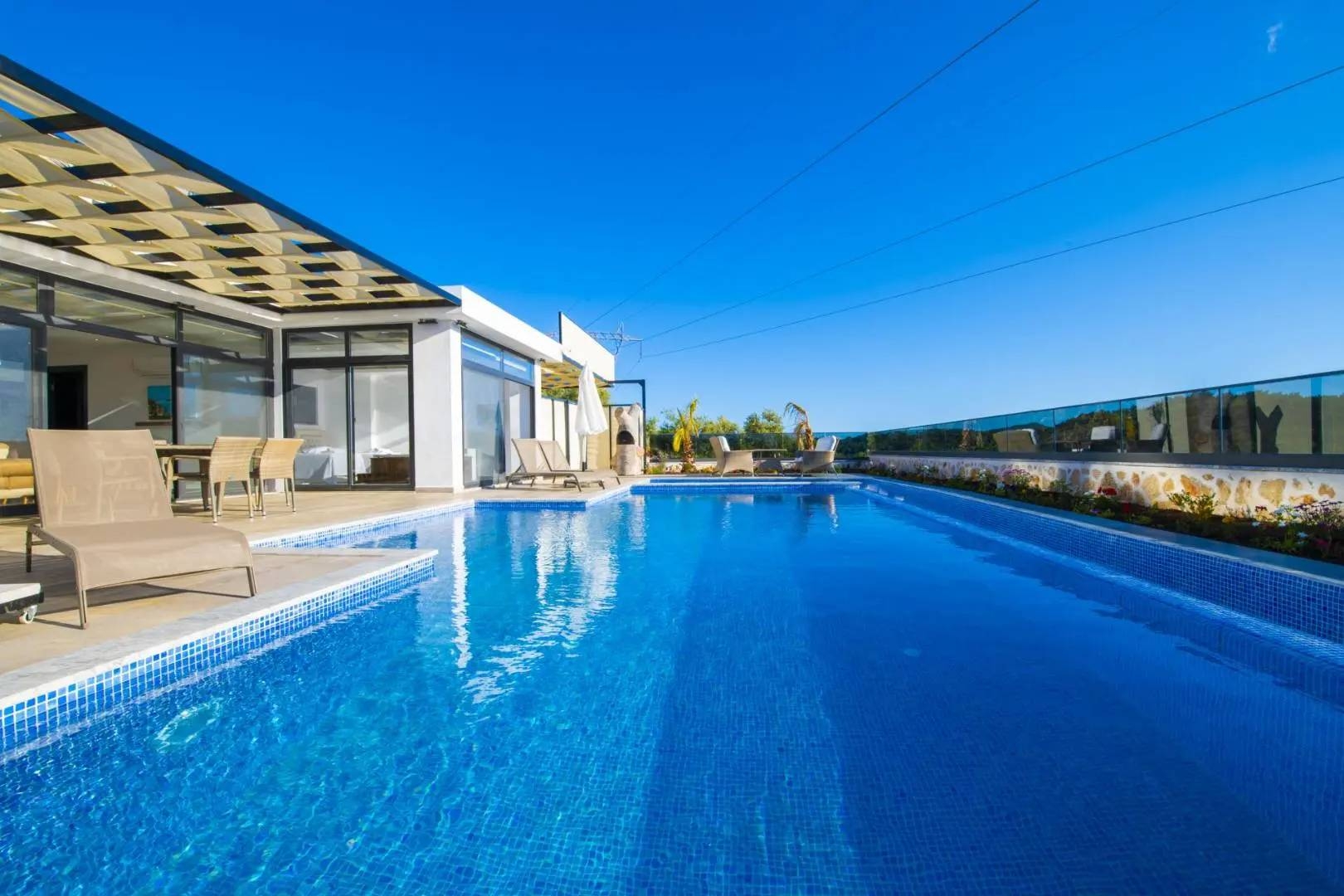 Kaş İslamlar'da Çekirdek Ailelere Uygun, Özel Havuzlu, Şık Villa