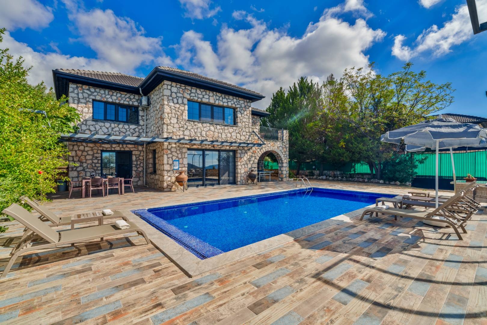 Kaş İslamlar'da Doğa İçerisinde, Özel Havuzlu, Taş Villa