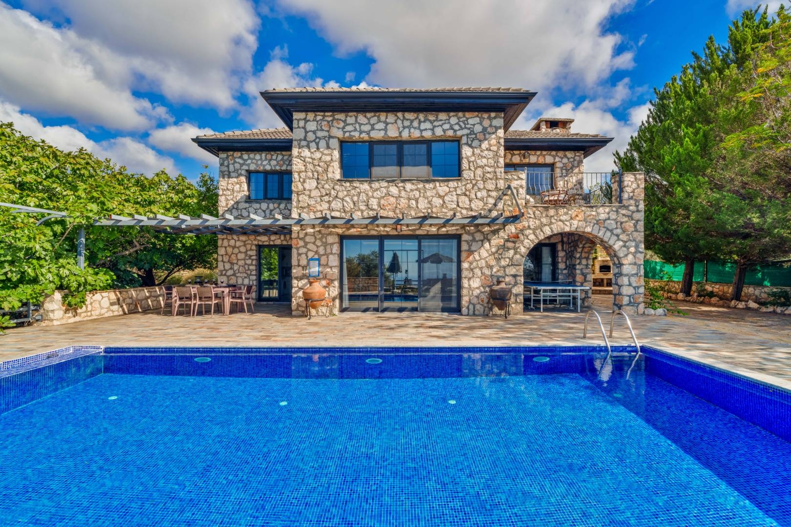 Kaş İslamlar'da Doğa İçerisinde, Özel Havuzlu, Taş Villa