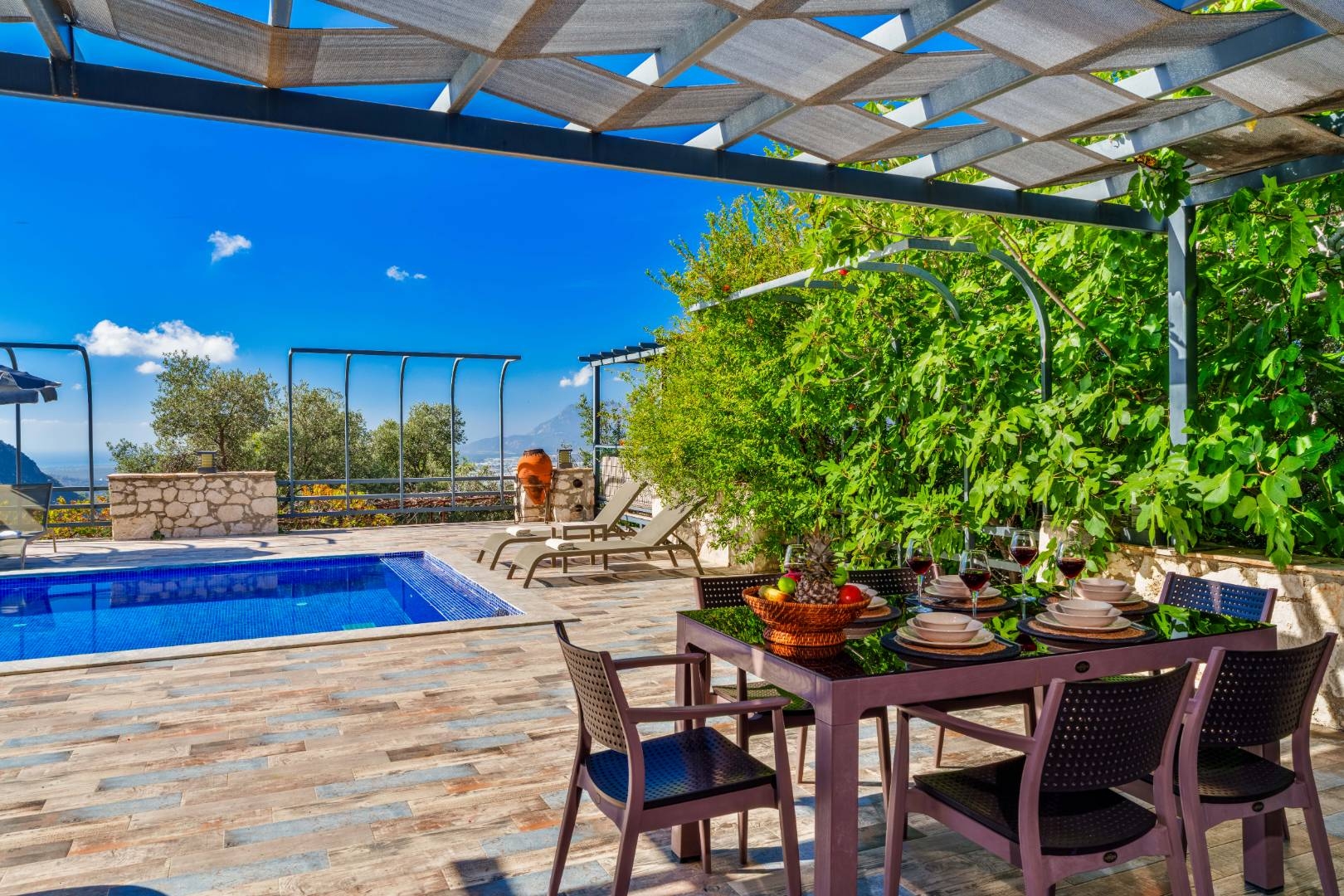 Kaş İslamlar'da Doğa İçerisinde, Özel Havuzlu, Taş Villa