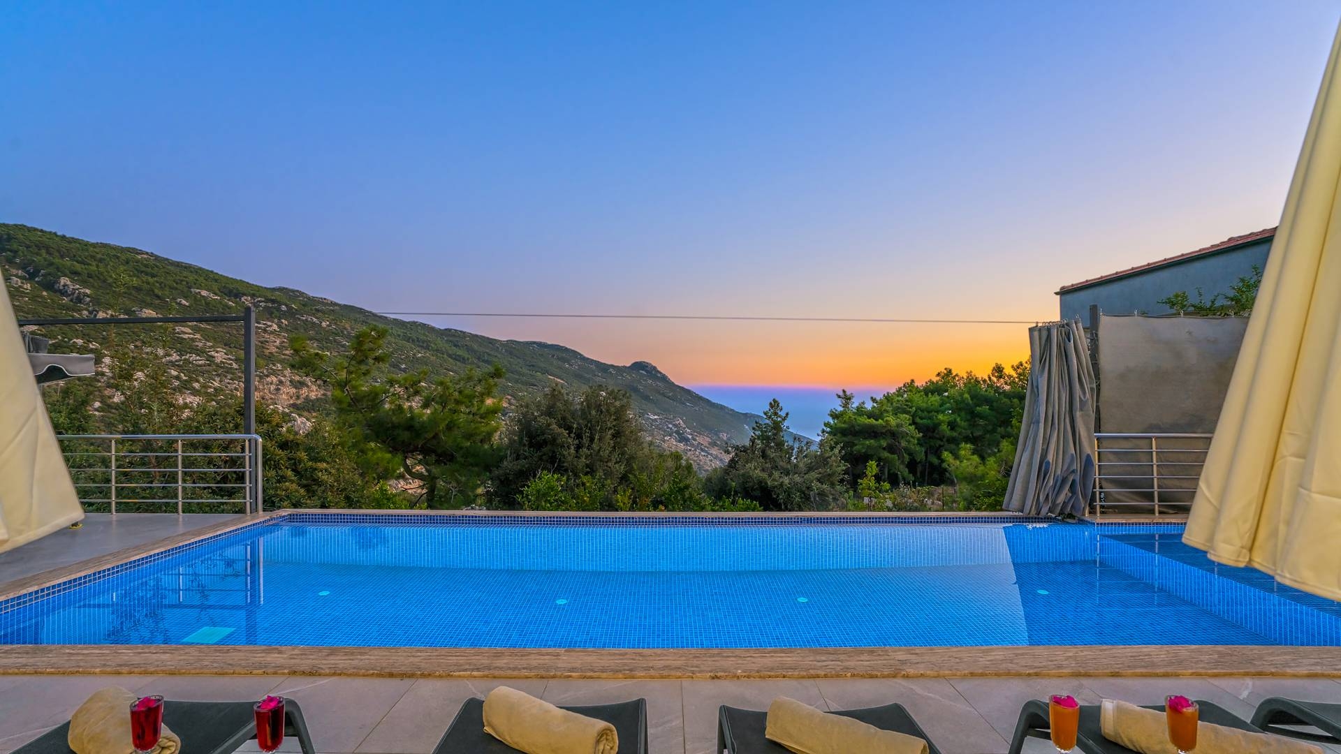 Kaş İslamlar'da Kalabalık Ailelere Uygun, Özel Havuzlu, 3+1 Villa