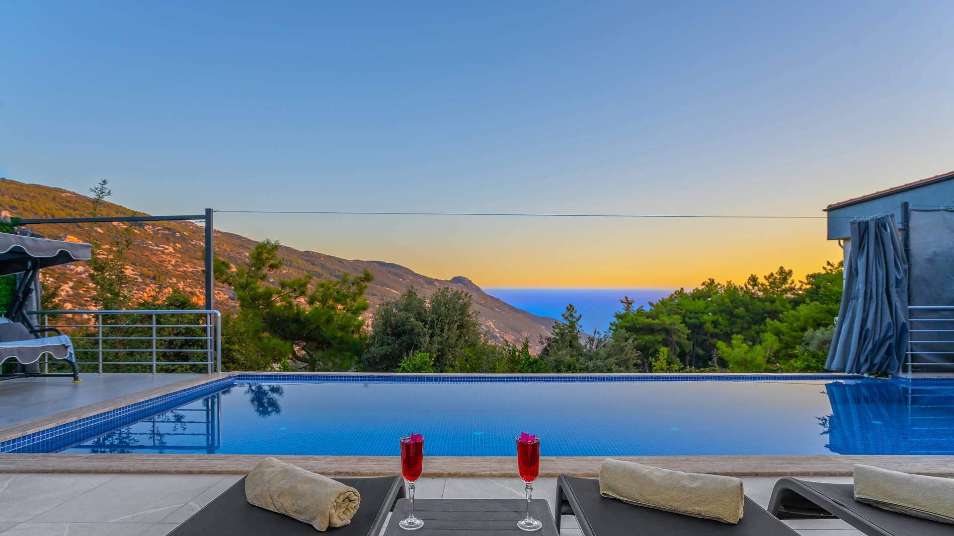 Kaş İslamlar'da Kalabalık Ailelere Uygun, Özel Havuzlu, 3+1 Villa-43907