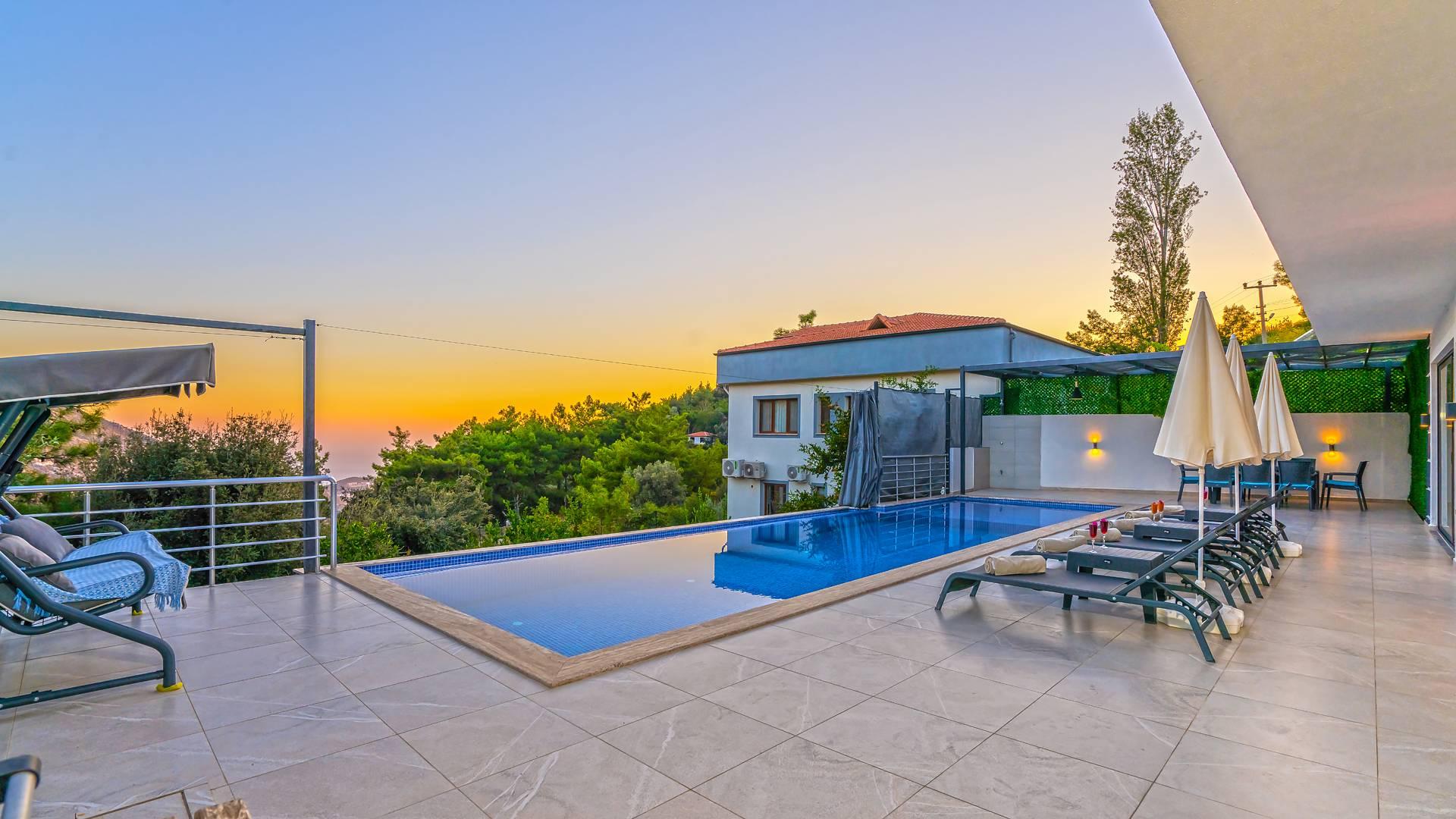 Kaş İslamlar'da Kalabalık Ailelere Uygun, Özel Havuzlu, 3+1 Villa-43907