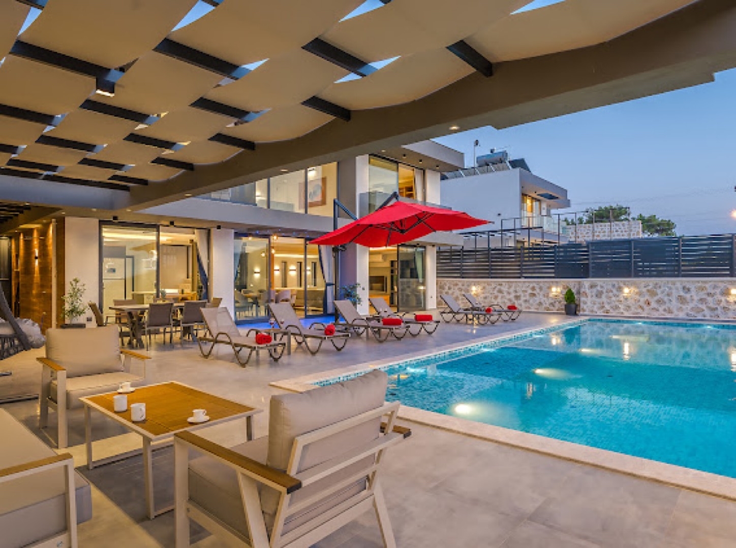 Kaş Kalkan'da Deniz Manzaralı, Özel Havuzlu, Jakuzili Villa