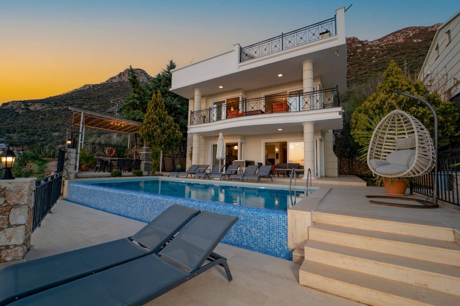 Kaş Kalkan'da Deniz Manzaralı, Özel Havuzlu, Konforlu Villa