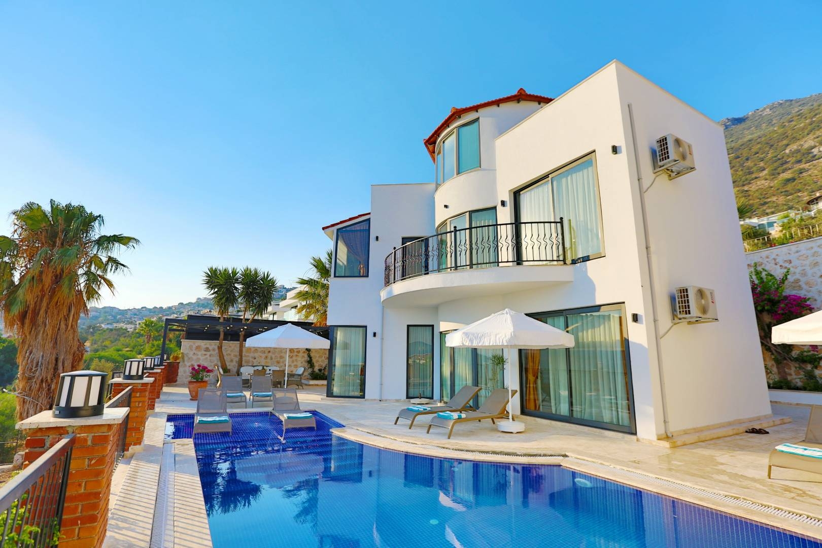 Kaş Kalkan'da Merkeze Yakın, Özel Havuzlu, Ferah Villa