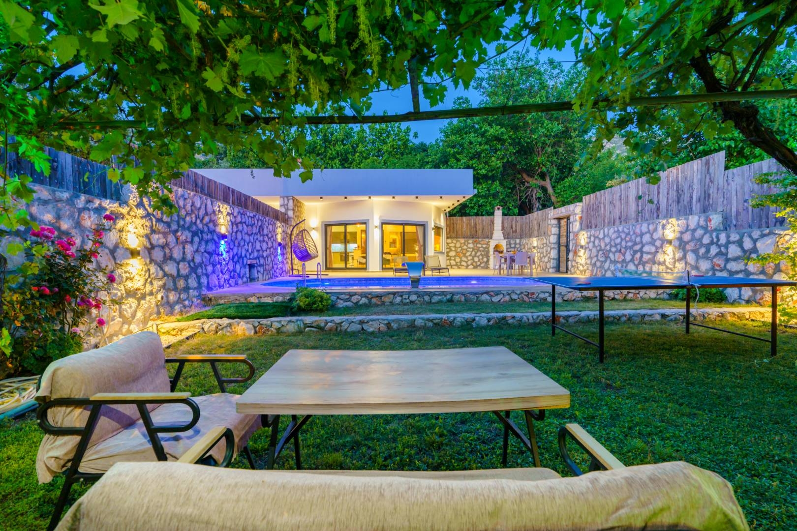 Kaş Üzümlü'de Balayı Çiftlerine Uygun, Özel Havuzlu, 1+0 Villa