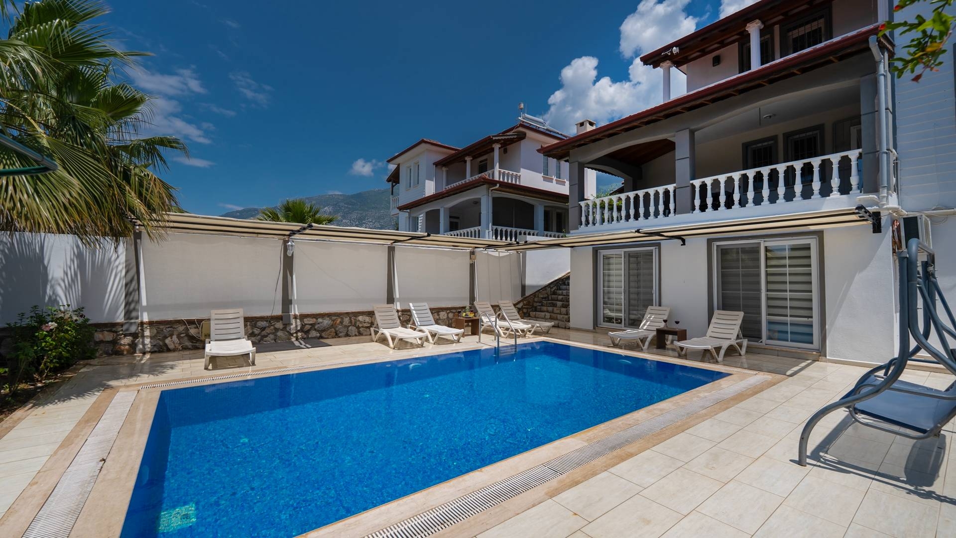 Fethiye Ölüdeniz'de Geniş Ailelere Uygun, Özel Havuzlu, Modern Villa