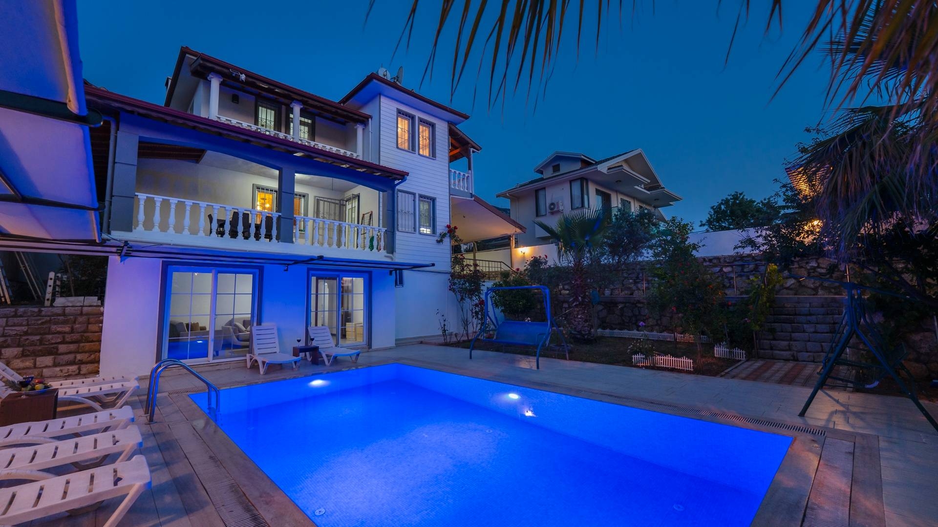 Fethiye Ölüdeniz'de Geniş Ailelere Uygun, Özel Havuzlu, Modern Villa