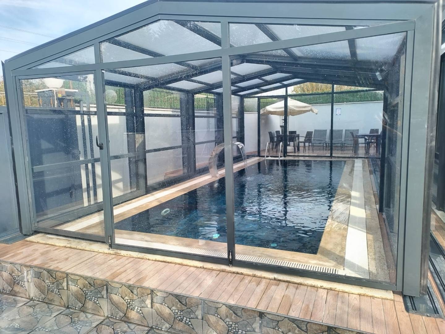 Sapanca Kırkpınar'da Merkeze Yakın Konumda, Özel Havuzlu, Şık Villa