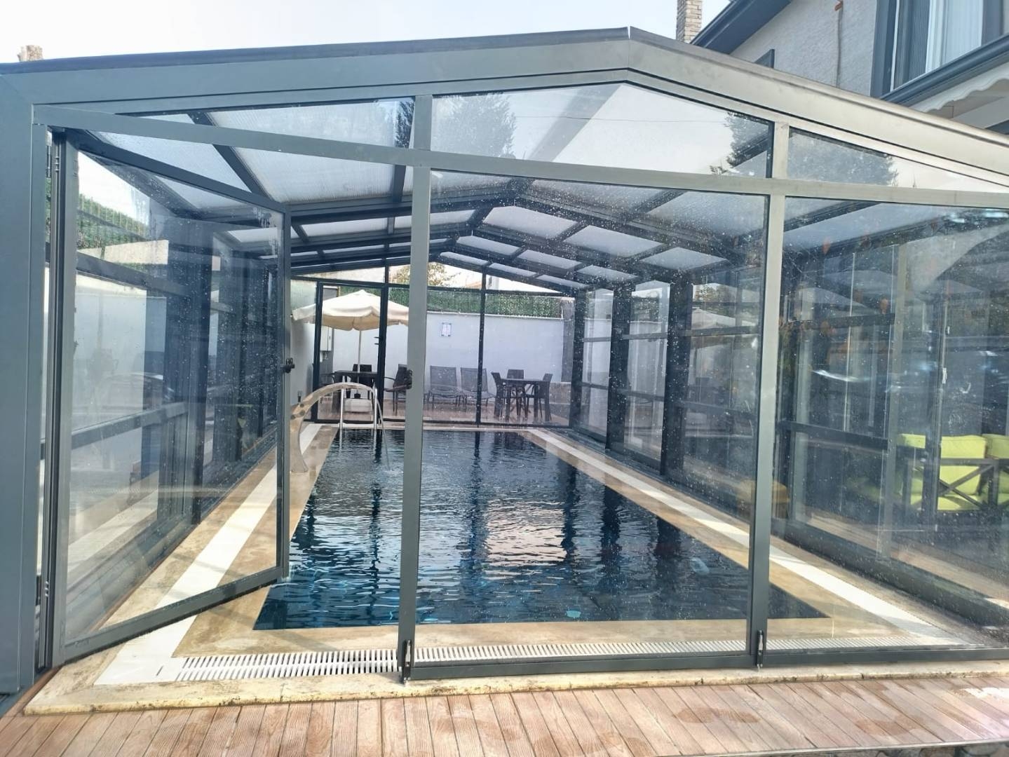 Sapanca Kırkpınar'da Merkeze Yakın Konumda, Özel Havuzlu, Şık Villa