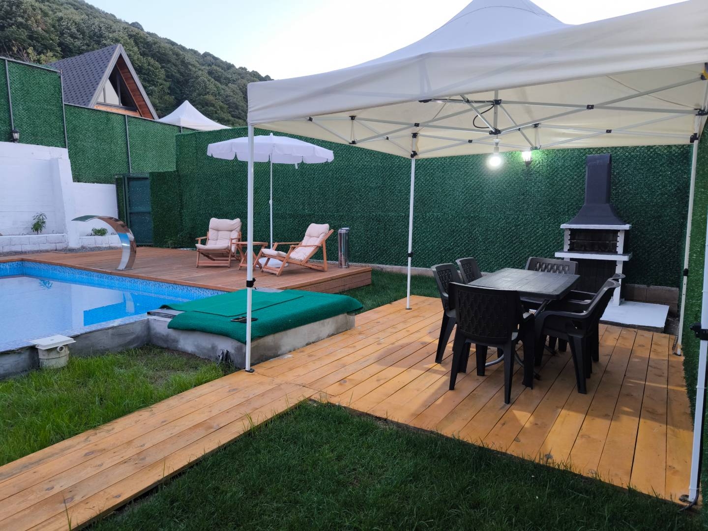 Sapanca Kırkpınar'da Modern Tasarımlı, Isıtmalı Havuzlu, 2+1 Bungalov