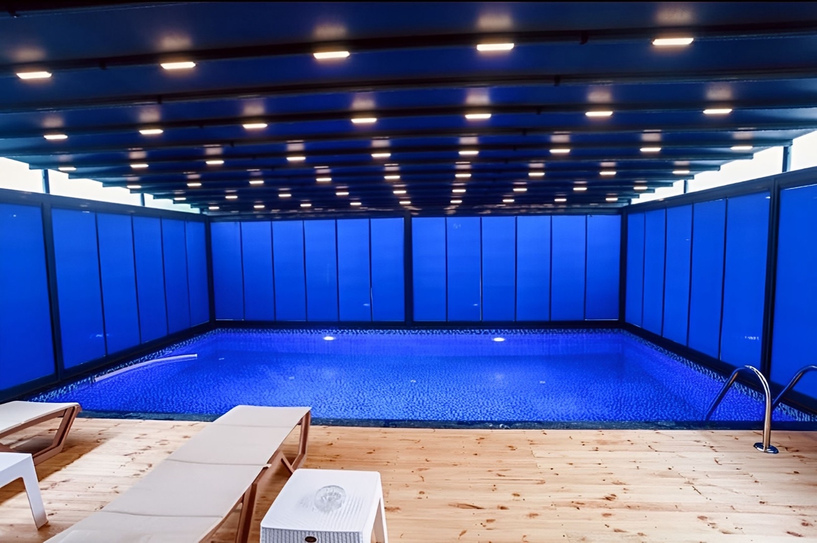 Sapanca Kırkpınar'da Sakin Konumda, Kapalı Havuzlu, Şık Villa