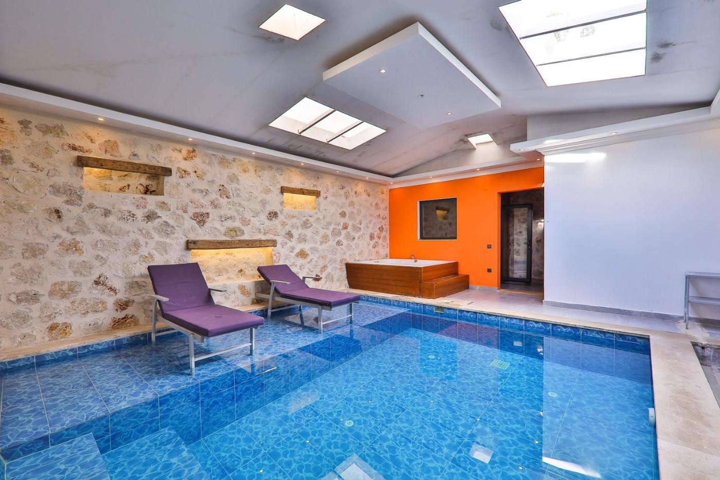 Kaş İslamlar'da Doğa ile İç İçe, Isıtmalı Özel Havuzlu, Şık Villa-23570