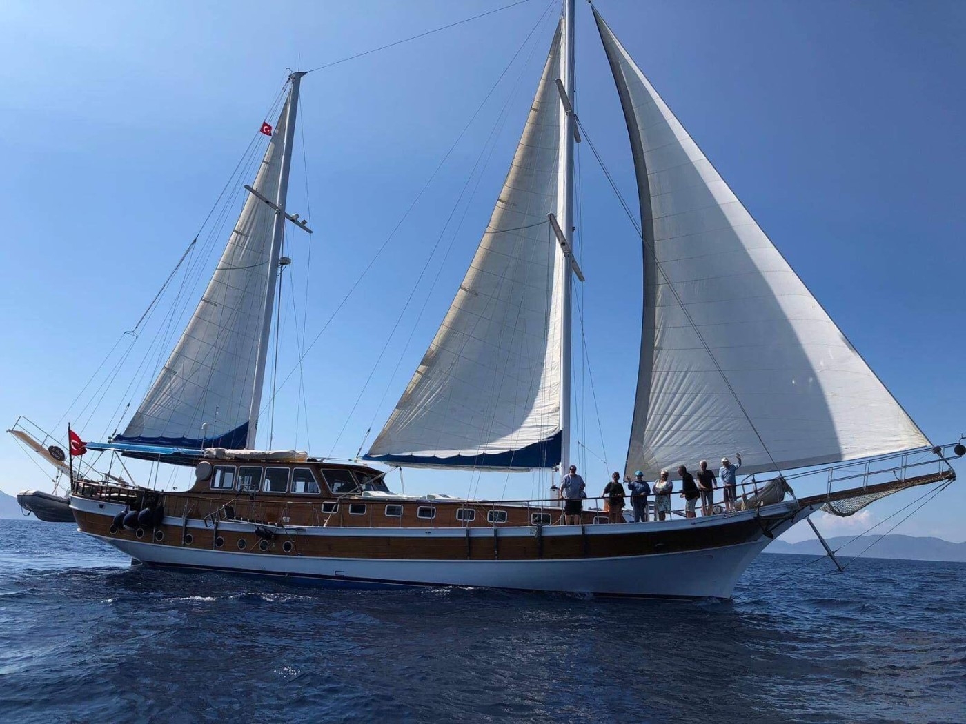 Bodrum'da Göz Alıcı Maviliklerde, Tüm İhtiyacınızı Karşılayacak Gulet